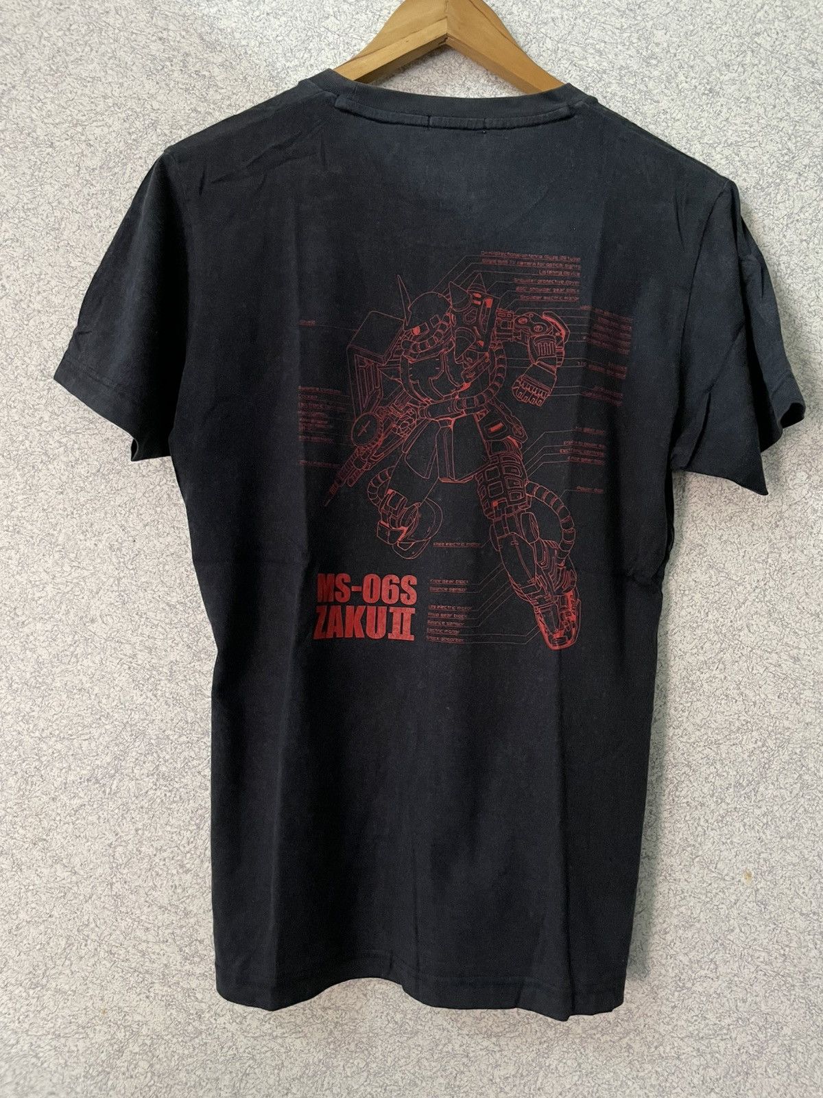 Uniqlo Gundam MS-06S ZAKU|| Size US M / EU 48-50 / 2 - 6 Thumbnail