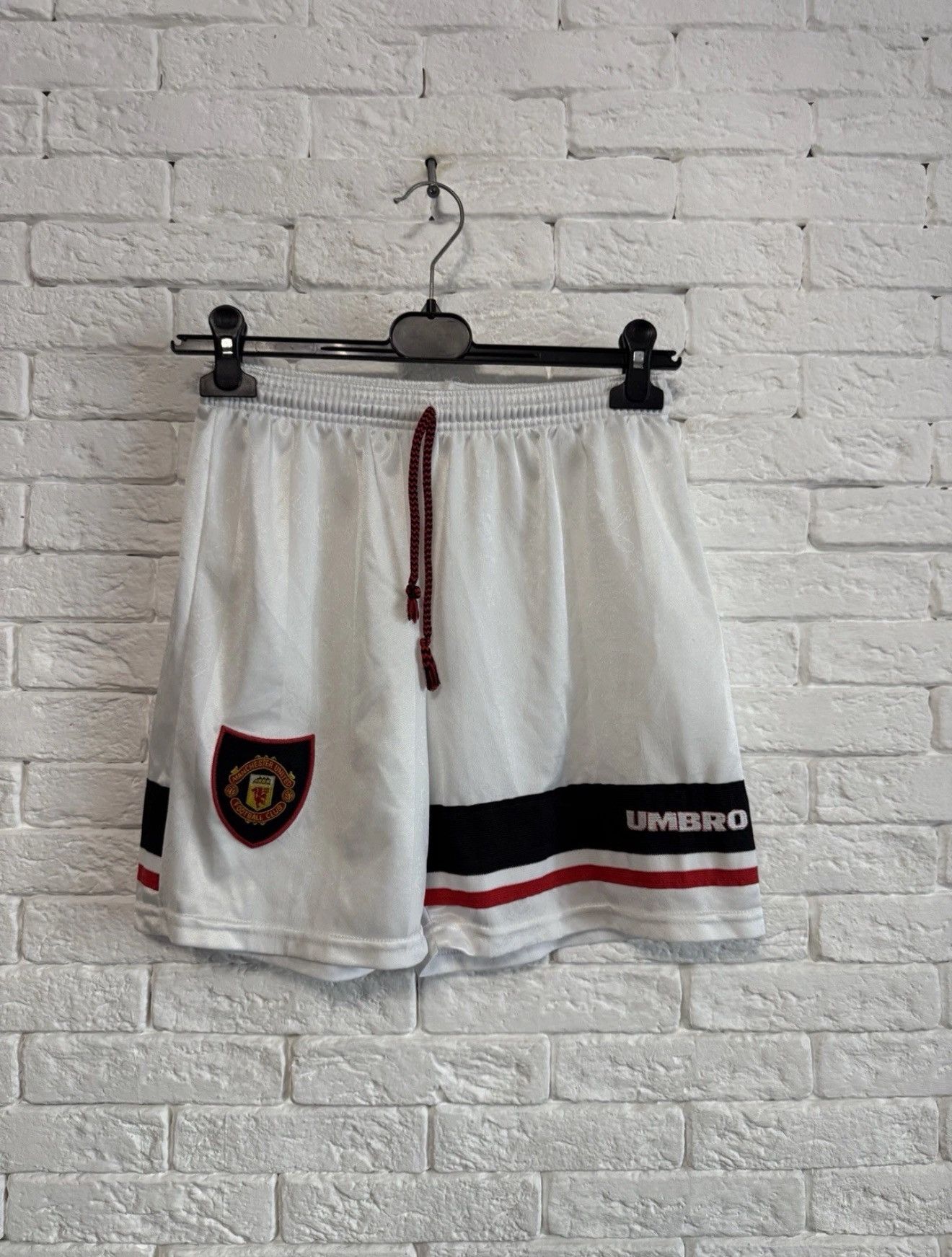 Umbro Vintage Umbro Manchester United Away 97/99 Football Shorts Size US 29 - 1 Thumbnail
