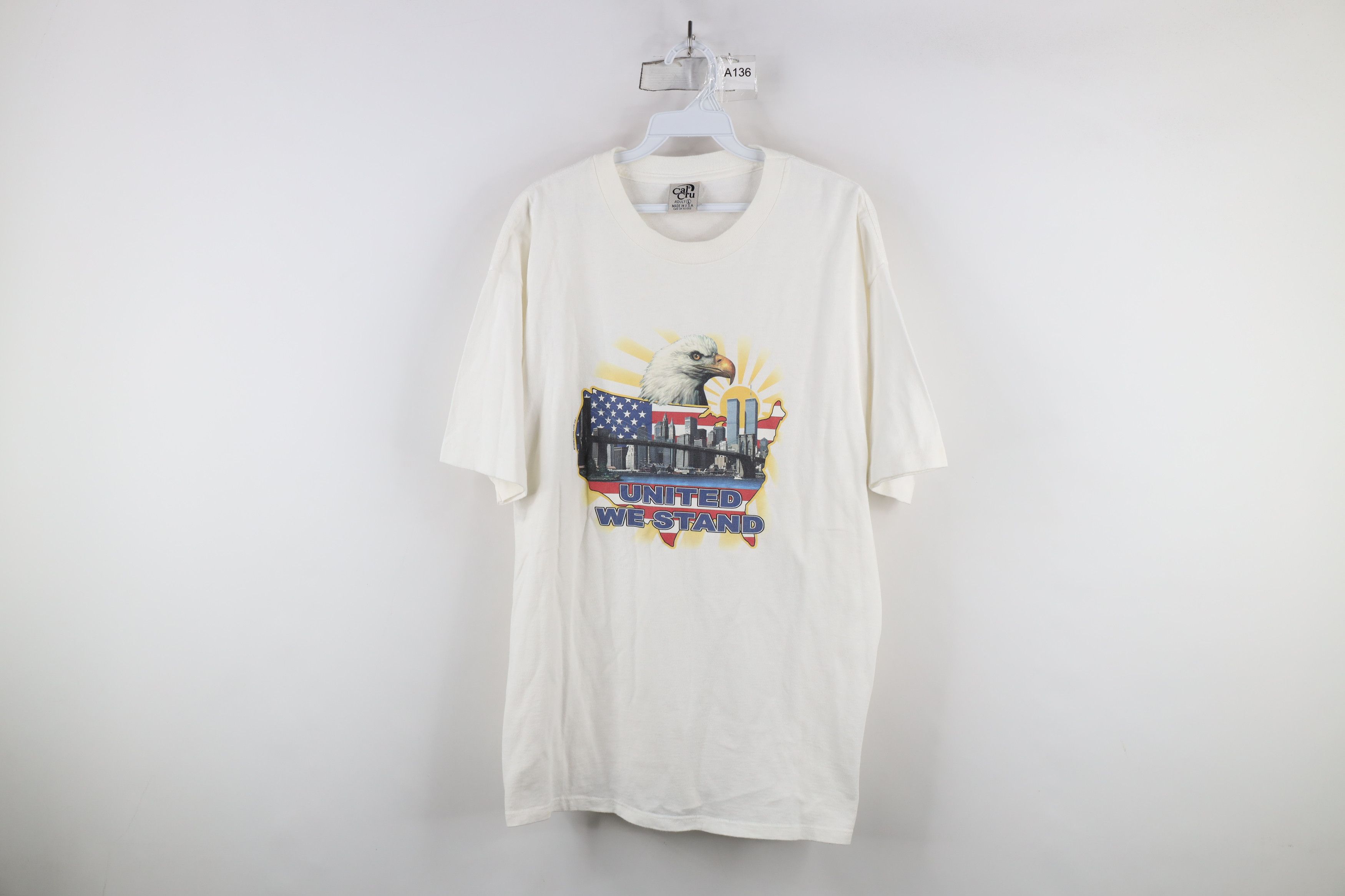 Vintage Vintage Y2K 2001 Twin Towers United We Stand T-Shirt USA Size US L / EU 52-54 / 3 - 1 Thumbnail