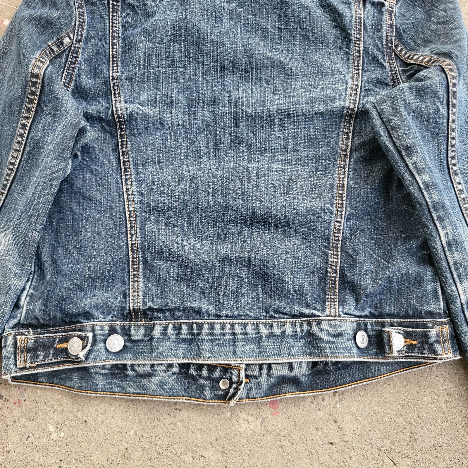 Levi's Vintage Levi's Trucker Jacket Size S USA Blue Denim Jean Y2K Size S / US 4 / IT 40 - 5 Thumbnail