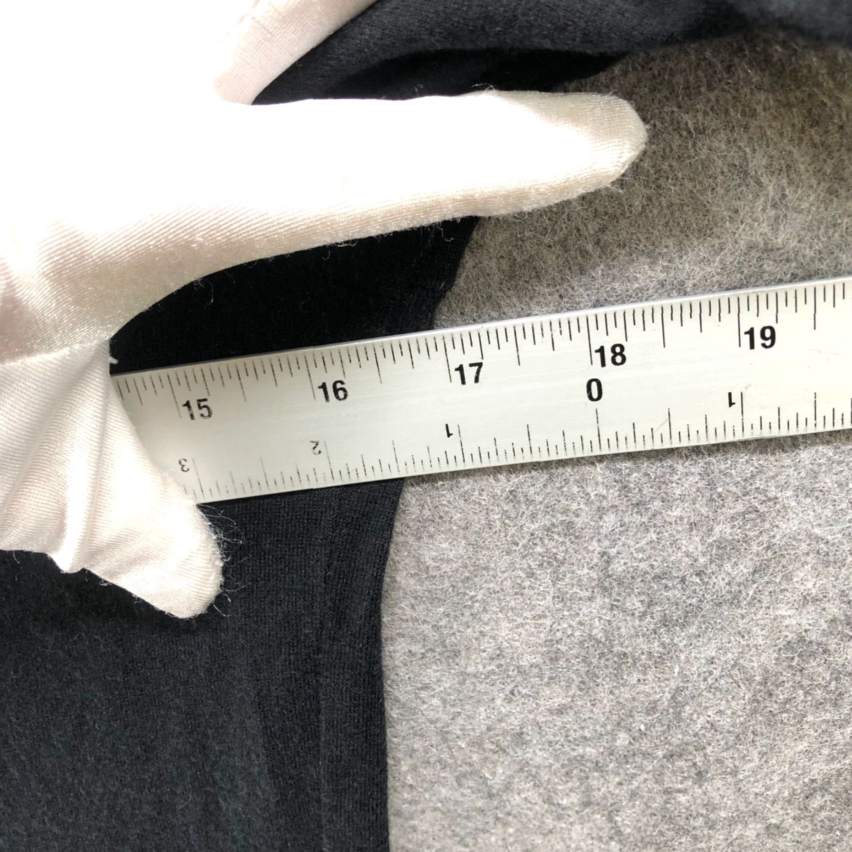 Equipment Equipment Femme T-Shirt Shirt Womens XS Black Crew Neck Long Sleeve Angora Cashmere Blend Size XS / US 0-2 / IT 36-38 - 6 Thumbnail