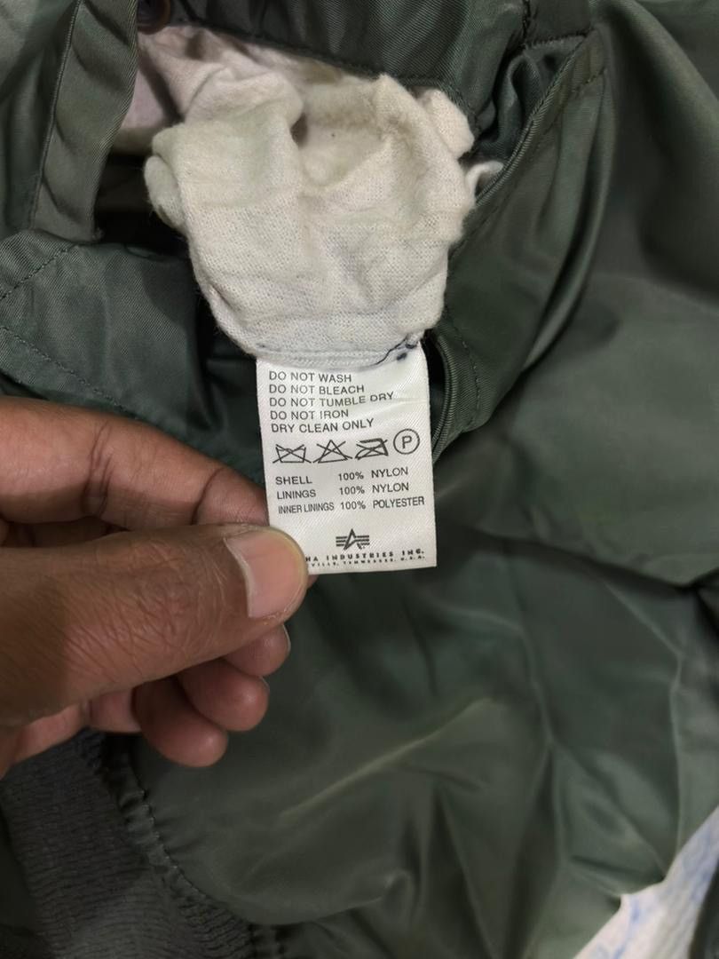 Alpha Industries Vintage 90’s Alpha industries MA-1 Bomber Jacket Design Size US L / EU 52-54 / 3 - 16 Thumbnail