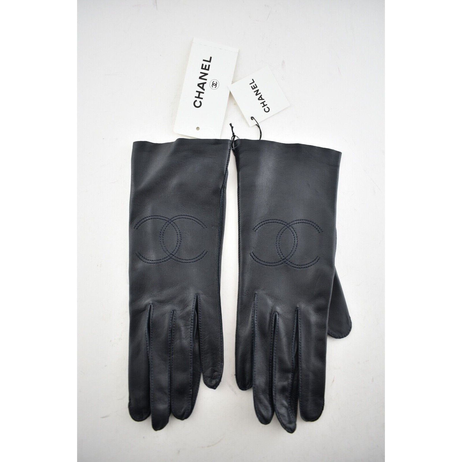 Chanel Lambskin Leather CC Stitch Logo 5 Finger Gloves 6.5