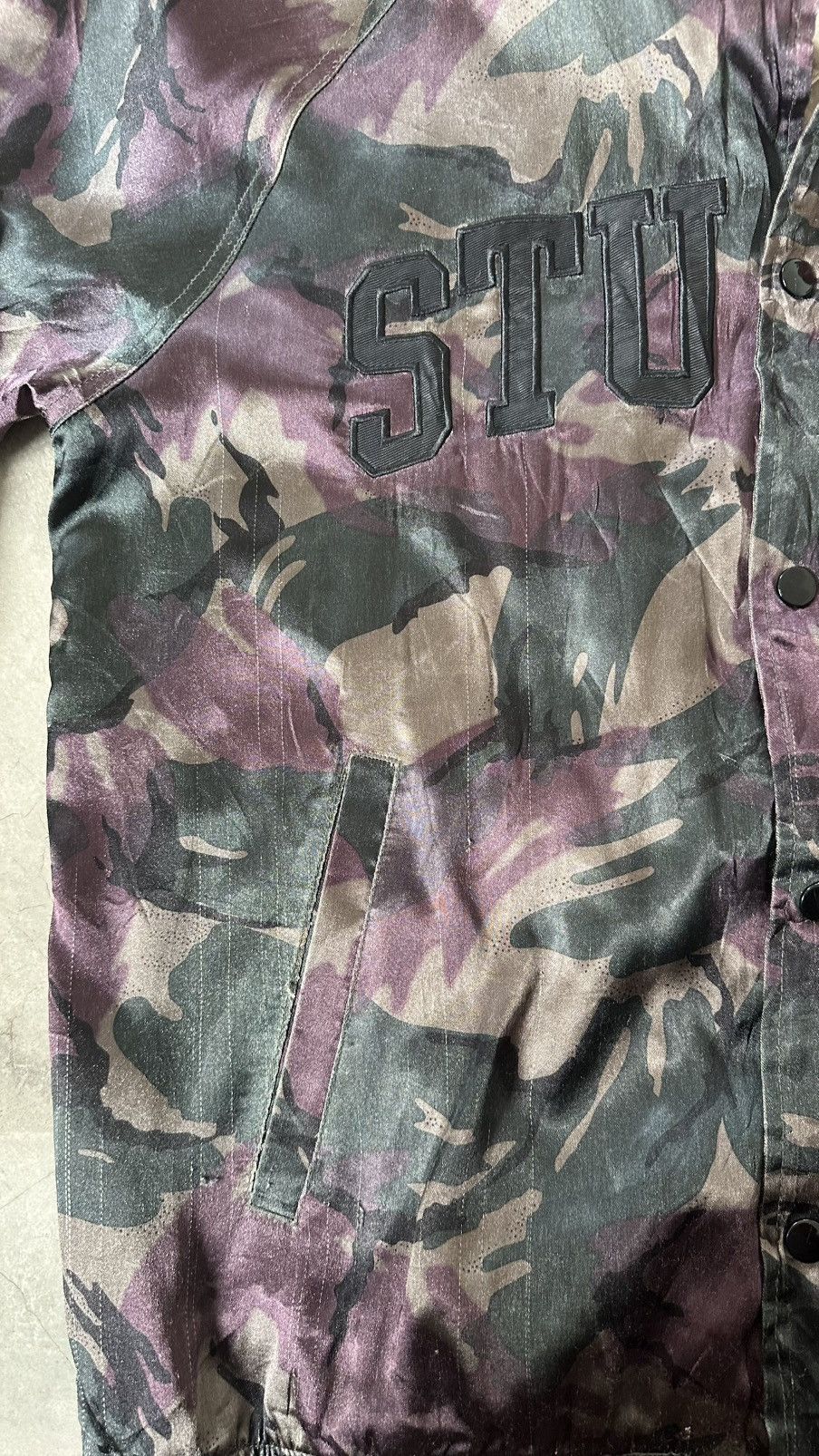 Stussy VINTAGE STUSSY WINE CAMO SATIN BOMBER JACKET Size US XL / EU 56 / 4 - 5 Thumbnail