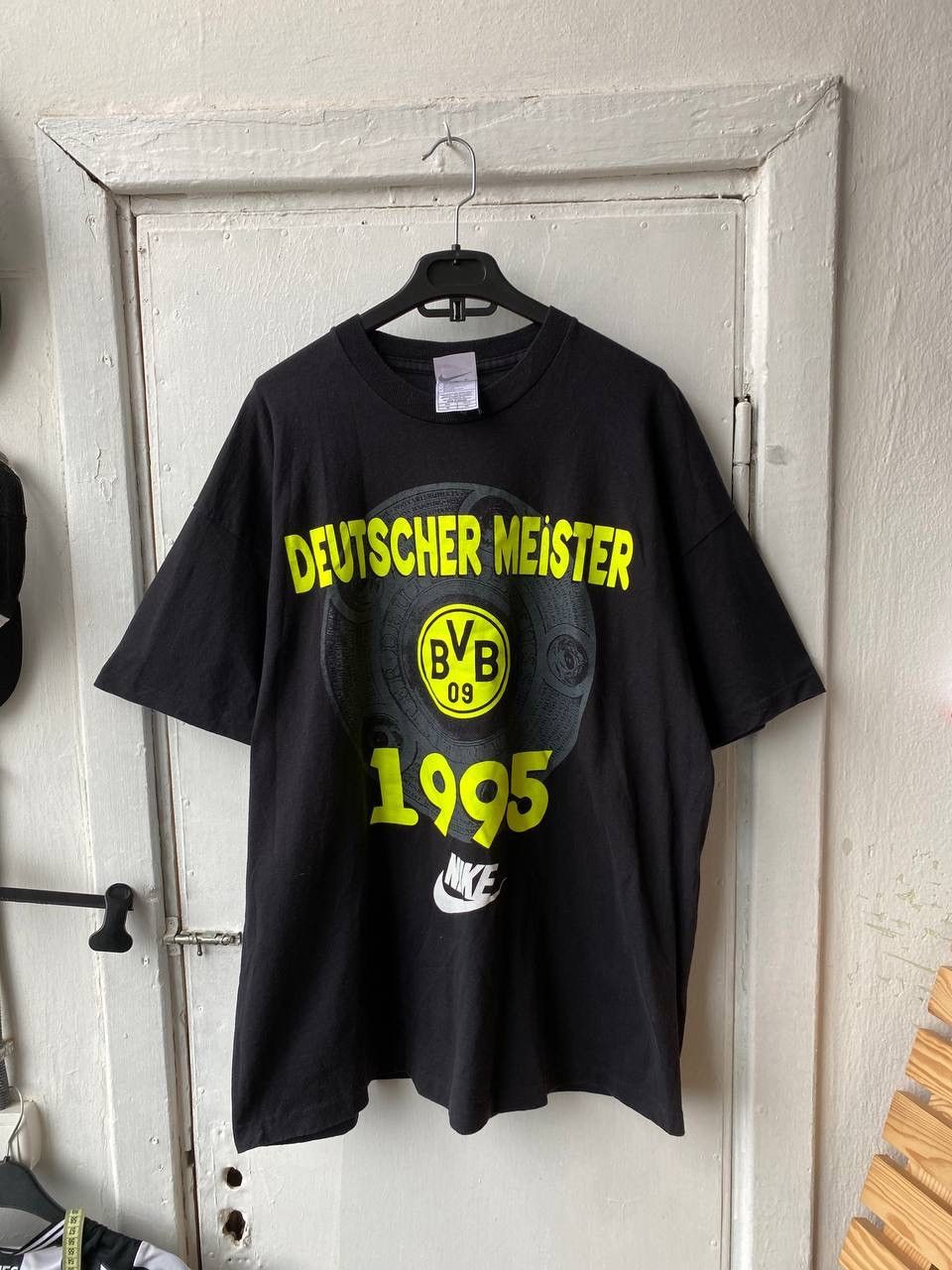Nike Vintage 1995 Borussia Dortmund Soccer Deutscher Meister Tee Size US XL / EU 56 / 4 - 1 Thumbnail