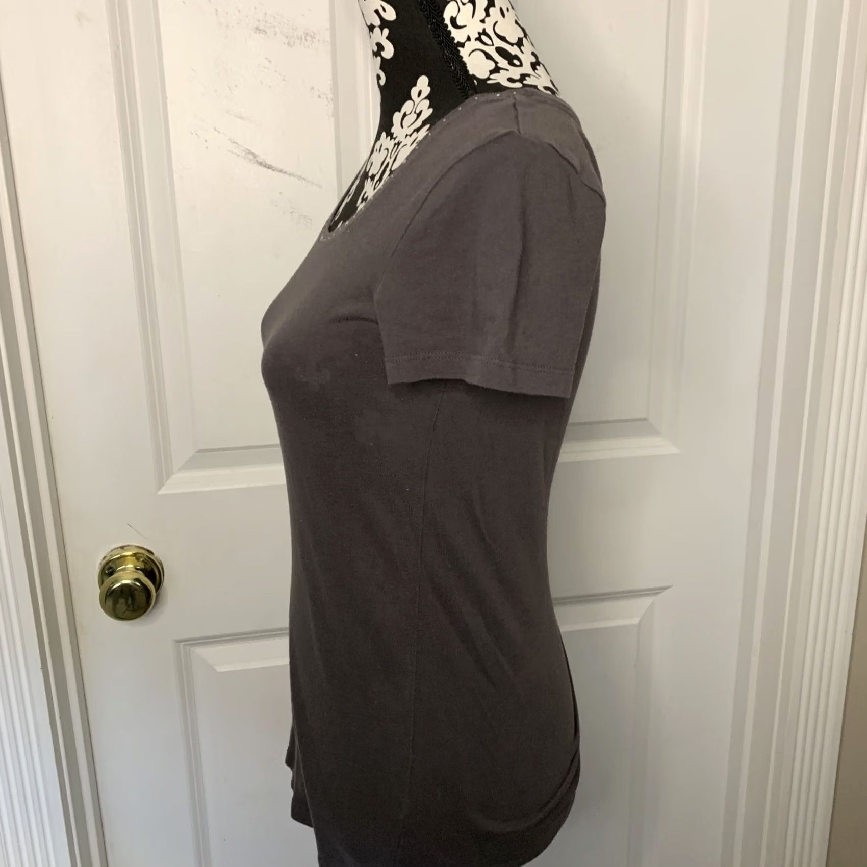 Victoria's Secret Victoria’s Secret T-Shirt Women’s SZ S Gray W/Crystals Short Sleeve Shirt Womens XS? Size S / US 4 / IT 40 - 4 Thumbnail