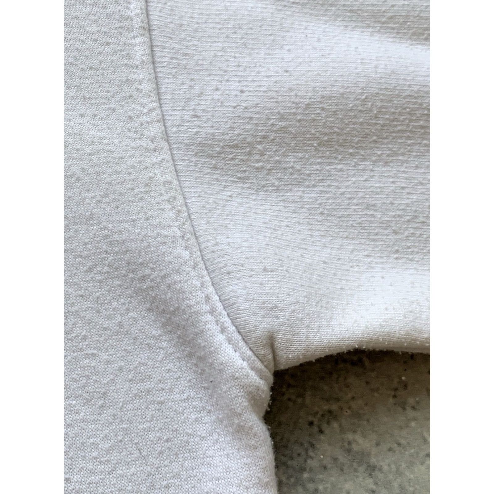 Nike VINTAGE Nike Center Logo Sweater Sweatshirt Mens L White Nike Center Logo Sweatshirt Mens L White Size US L / EU 52-54 / 3 - 7 Thumbnail