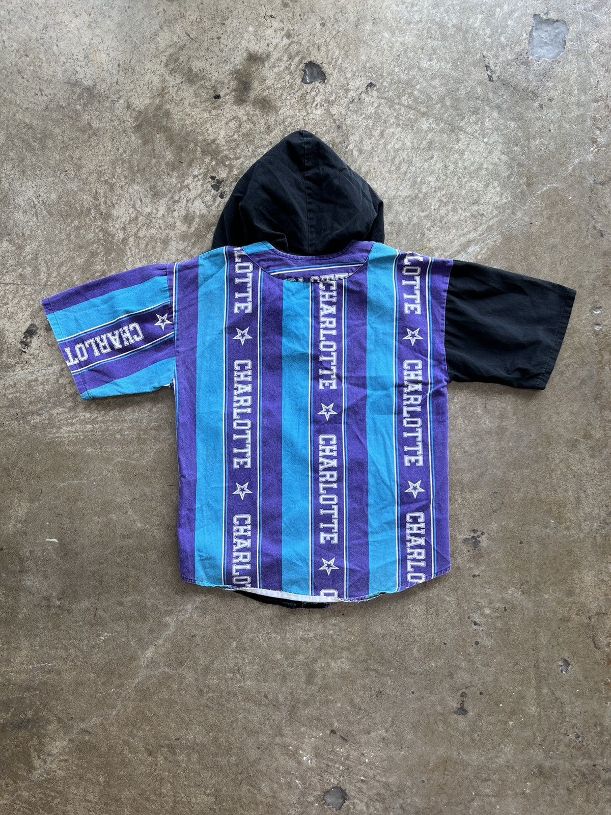 NBA Vintage 90s Charlotte Hornets Hooded Shirt Medium Size US M / EU 48-50 / 2 - 5 Thumbnail