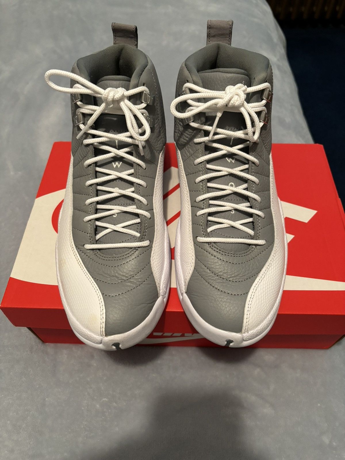 Jordan Brand Jordan 12 Retro Stealth 2022 Size 10 Size US 10 / EU 43 - 2 Thumbnail