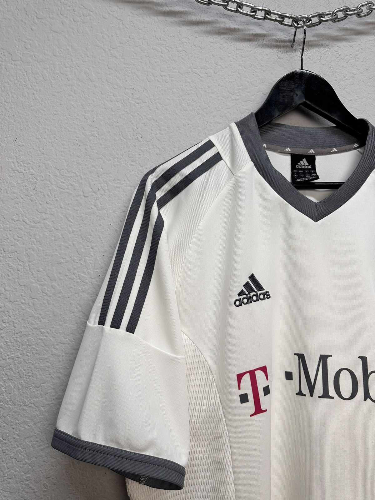 Adidas BAYERN MUNICH 2002/3 FOOTBALL ADIDAS Soccer jersey VINTAGE Size US L / EU 52-54 / 3 - 9 Thumbnail