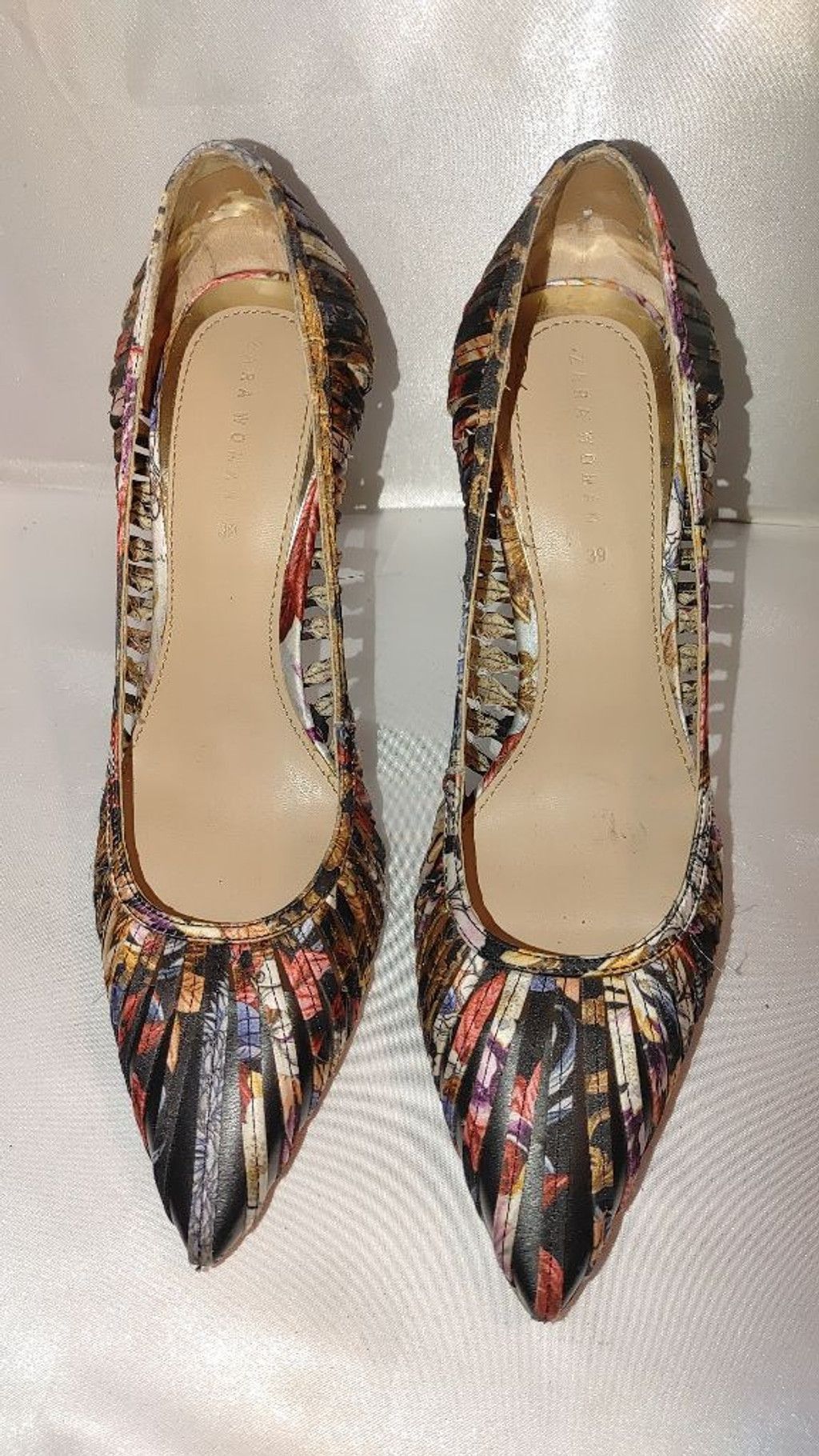 Zara Zara Woman Floral Fabric Pointed Toe Heels Size 39 Size US 8.5 / IT 38.5 - 5 Thumbnail