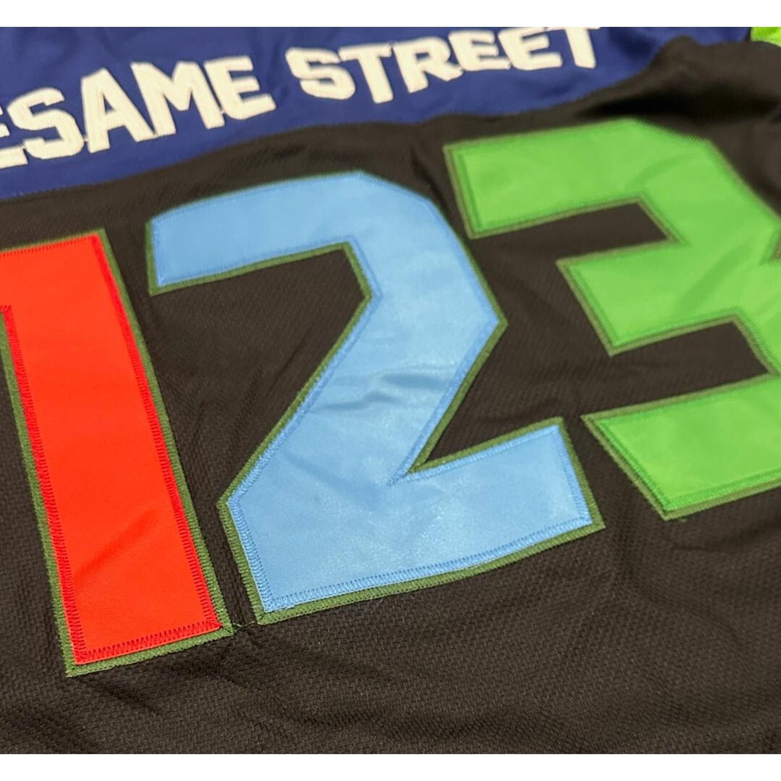 Other Sesame Street Headgear Classics Embroidered Hockey Jersey Size US XXL / EU 58 / 5 - 7 Thumbnail