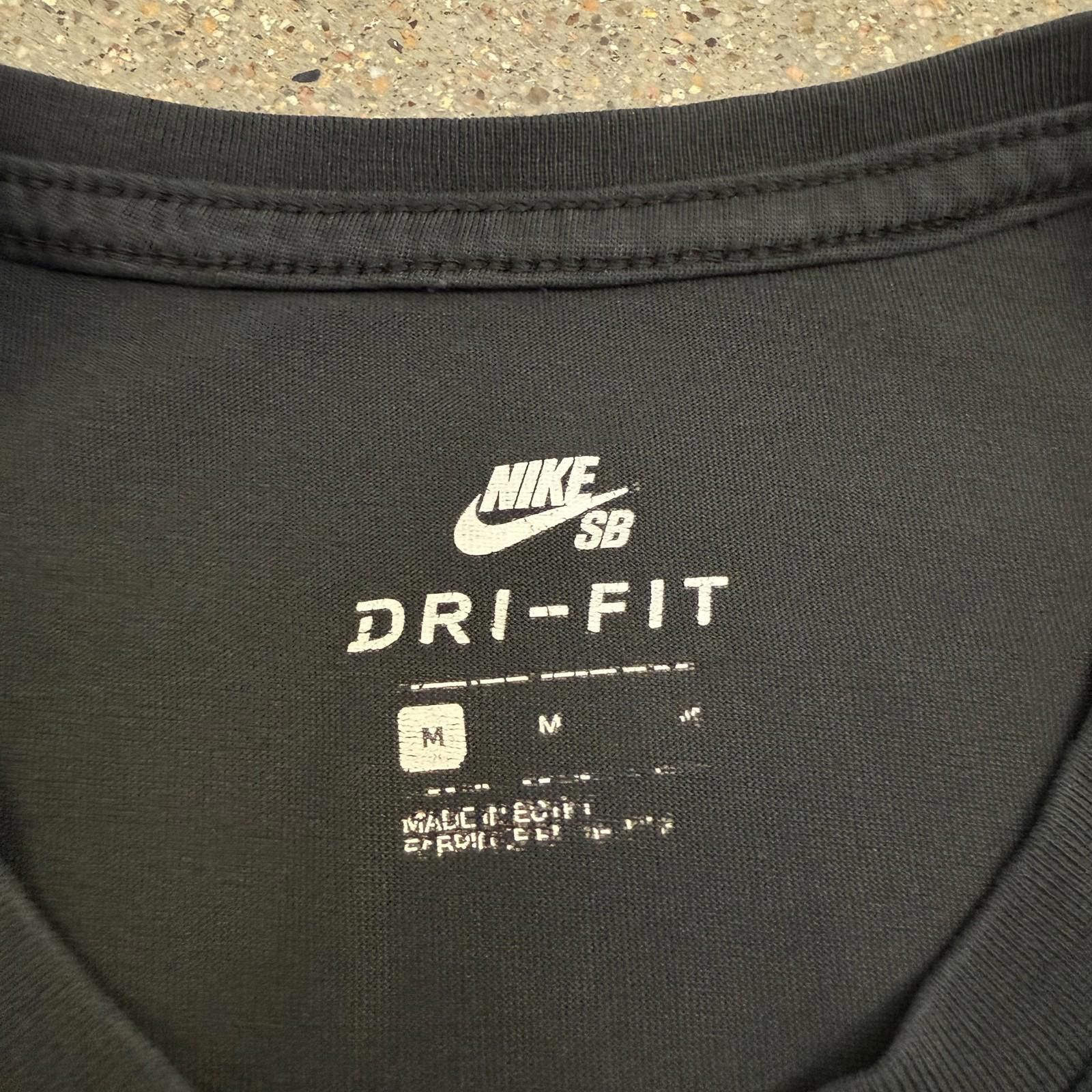Nike SB Nike SB Shirt Mens M Black Long Sleeve Dri-FIT Skateboarding Size US M / EU 48-50 / 2 - 7 Thumbnail