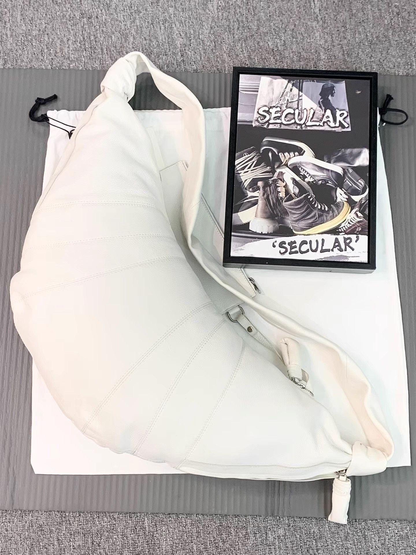 Lemaire Lemaire White Large Cowhide Croissant Bag K34 Size ONE SIZE - 1 Thumbnail