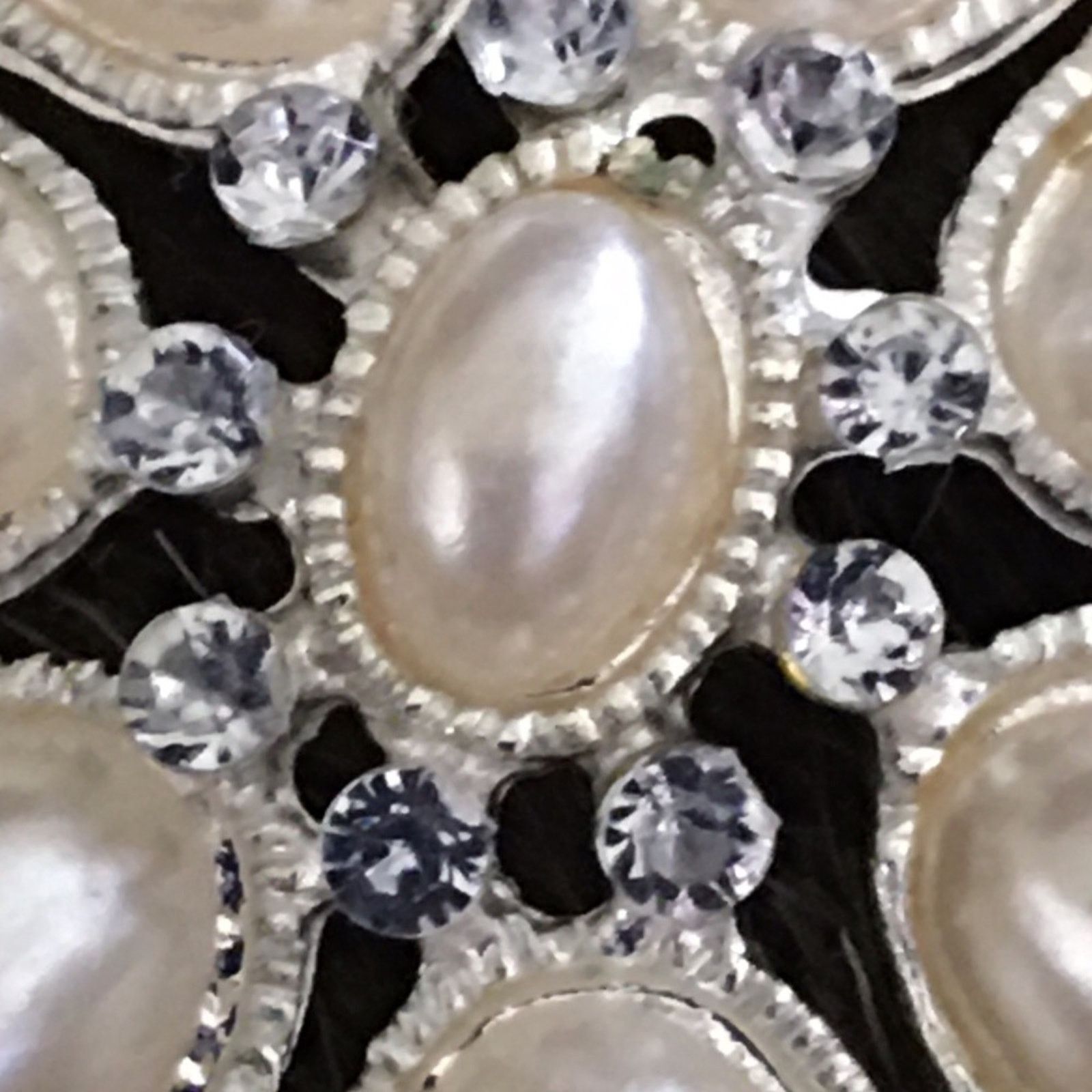 Vintage Vintage pearl and rhinestone floral style earrings Size ONE SIZE - 4 Thumbnail