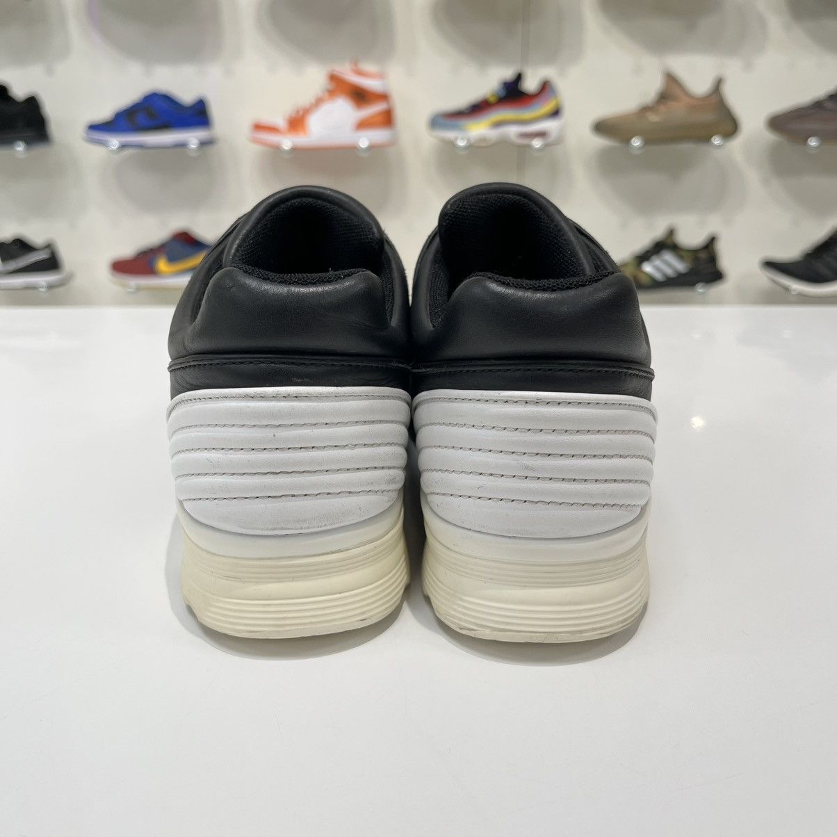Chanel Chanel Sneakers Black/White (W) Size US 7 / IT 37 - 4 Thumbnail