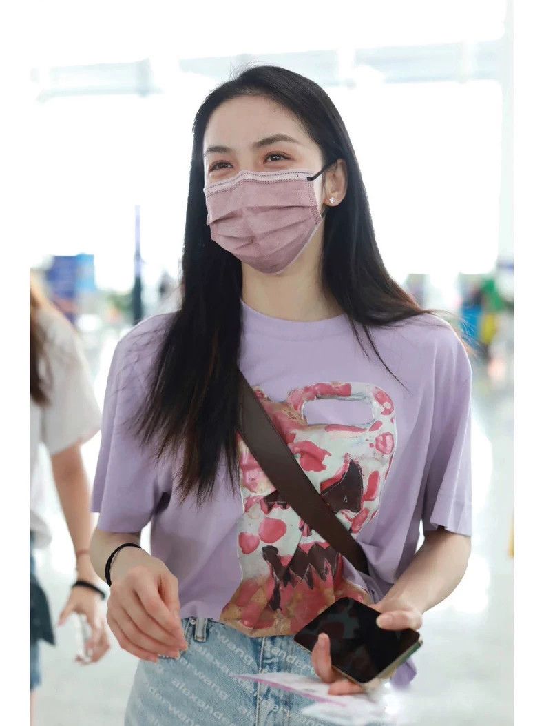 Givenchy Givenchy Women's purple T-shirt Size US XS / EU 42 / 0 - 6 Thumbnail