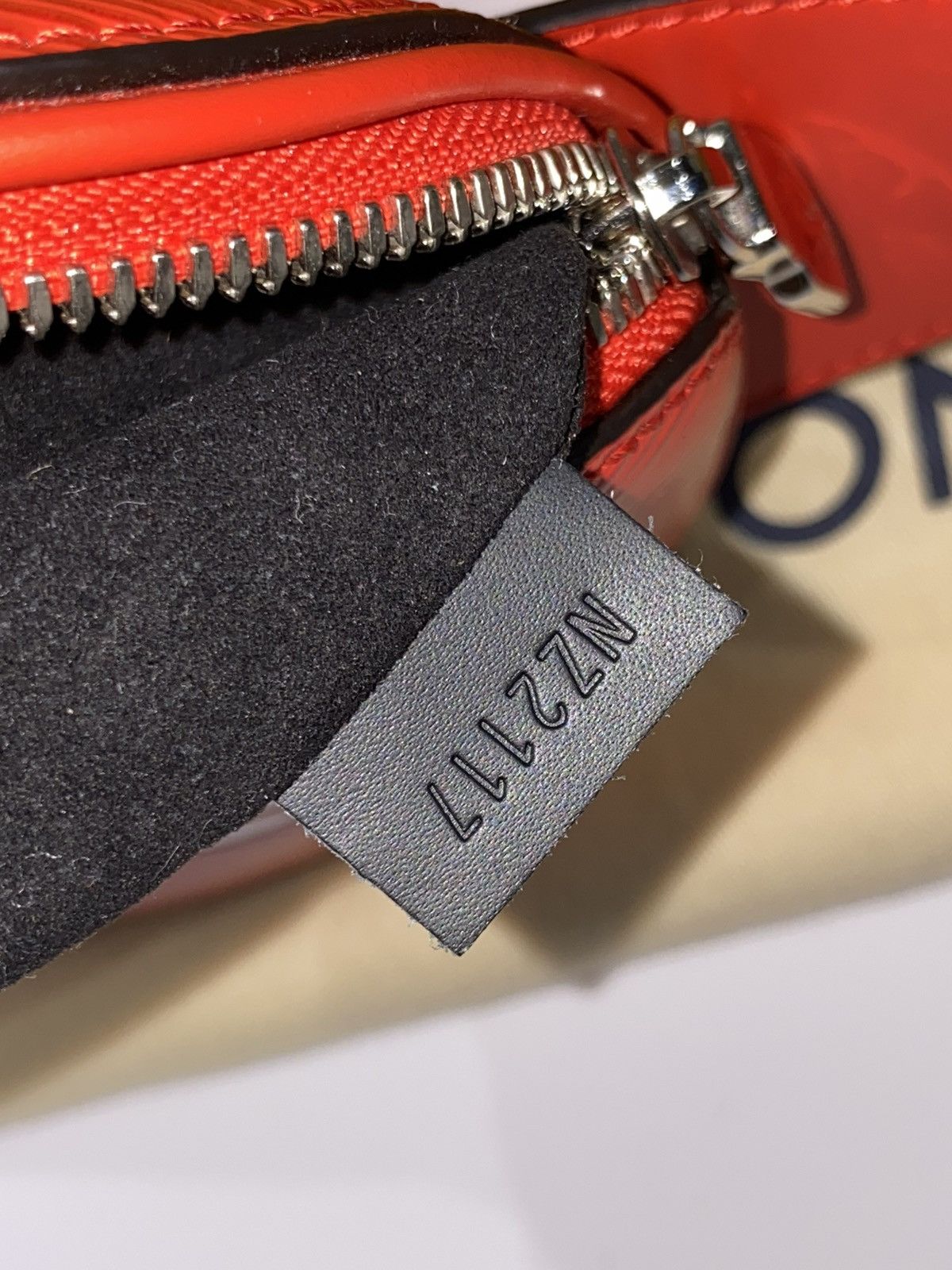 Louis Vuitton × Supreme Louis Vuitton X Supreme Bumbag Red EPI Leather Size ONE SIZE - 14 Thumbnail