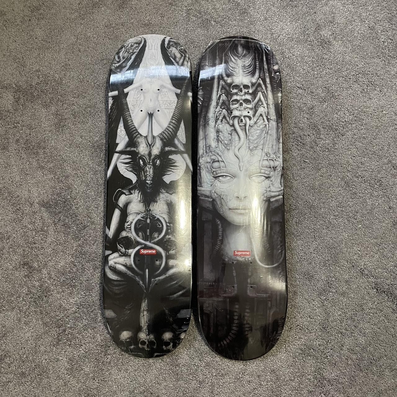 Supreme Supreme H.R Giger Full Set Size ONE SIZE - 1 Thumbnail