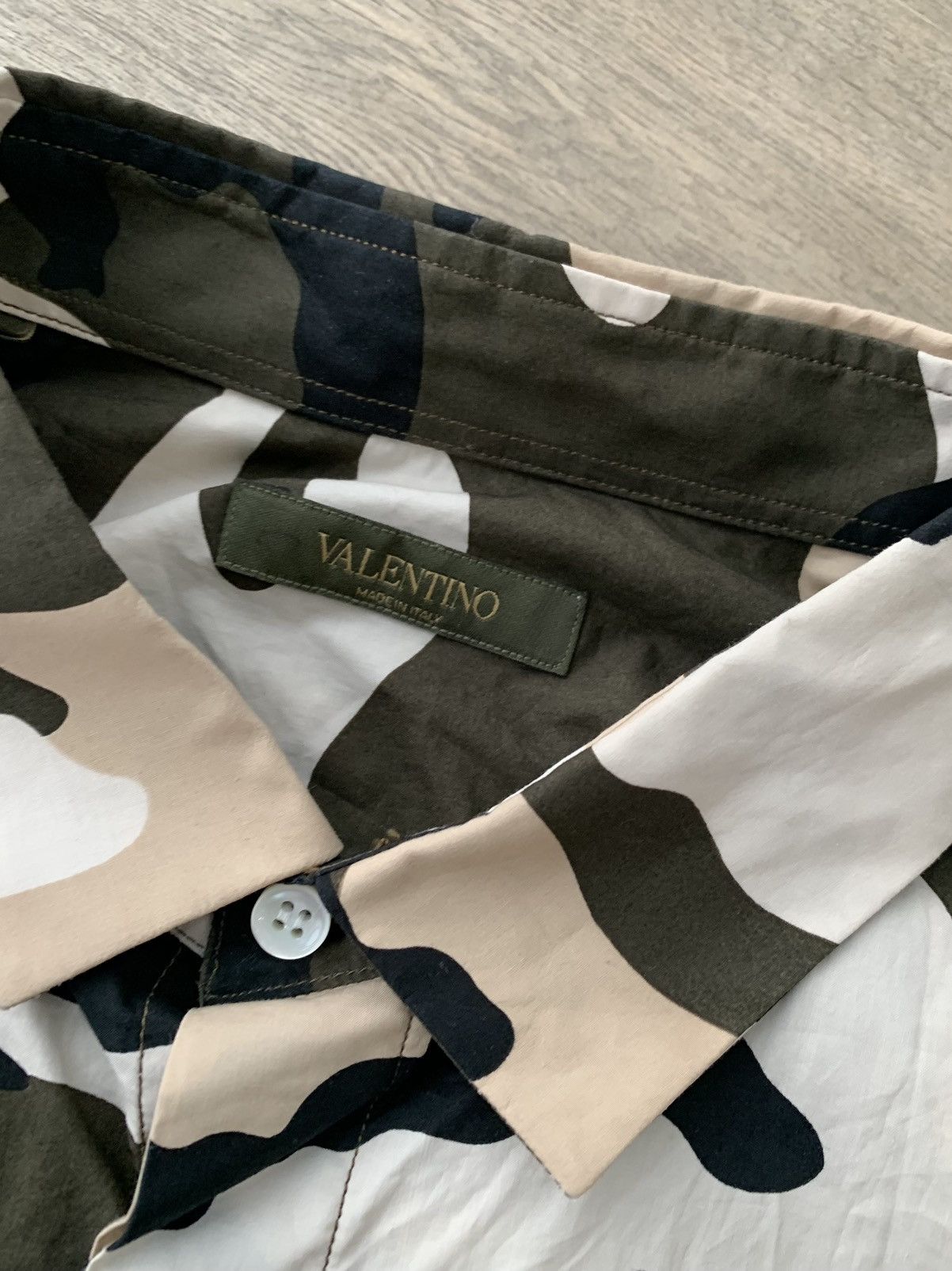Valentino VALENTINO Camouflage Shirt Size US S / EU 44-46 / 1 - 7 Thumbnail