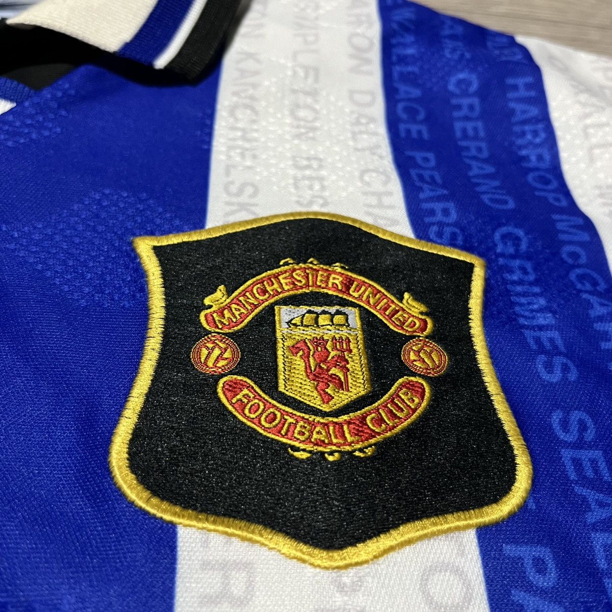 Umbro UMBRO VINTAGE Manchester United Vintage Jersey 1994-96 Third Size US L / EU 52-54 / 3 - 7 Thumbnail