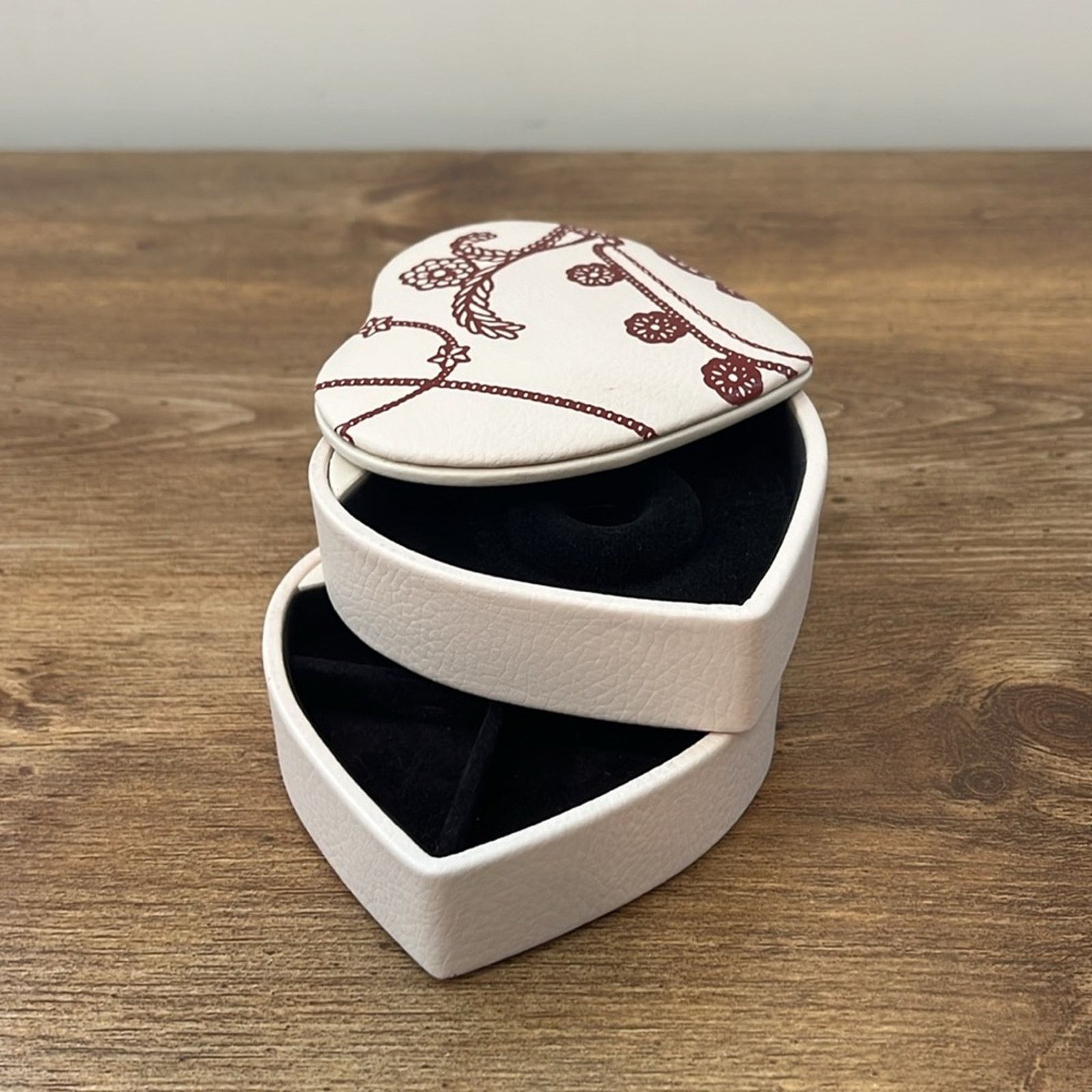 pandora Pandora Heart Shape Leather 2 Tier Jewelry Box Size ONE SIZE - 7 Thumbnail