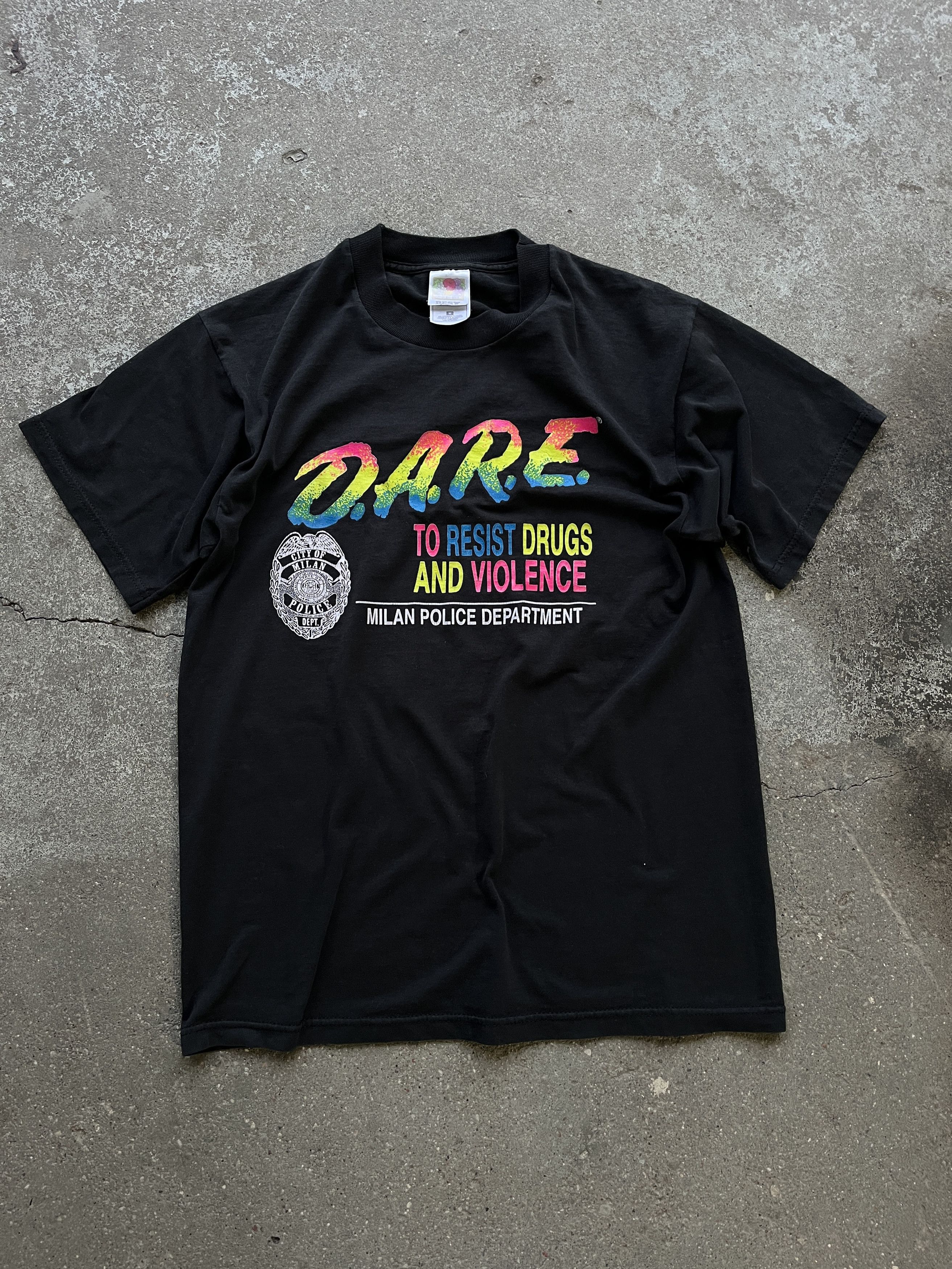Fruit Of The Loom “Milan Police Dare to Resist Drugs & Violence” vintage tee Size US L / EU 52-54 / 3 - 2 Thumbnail