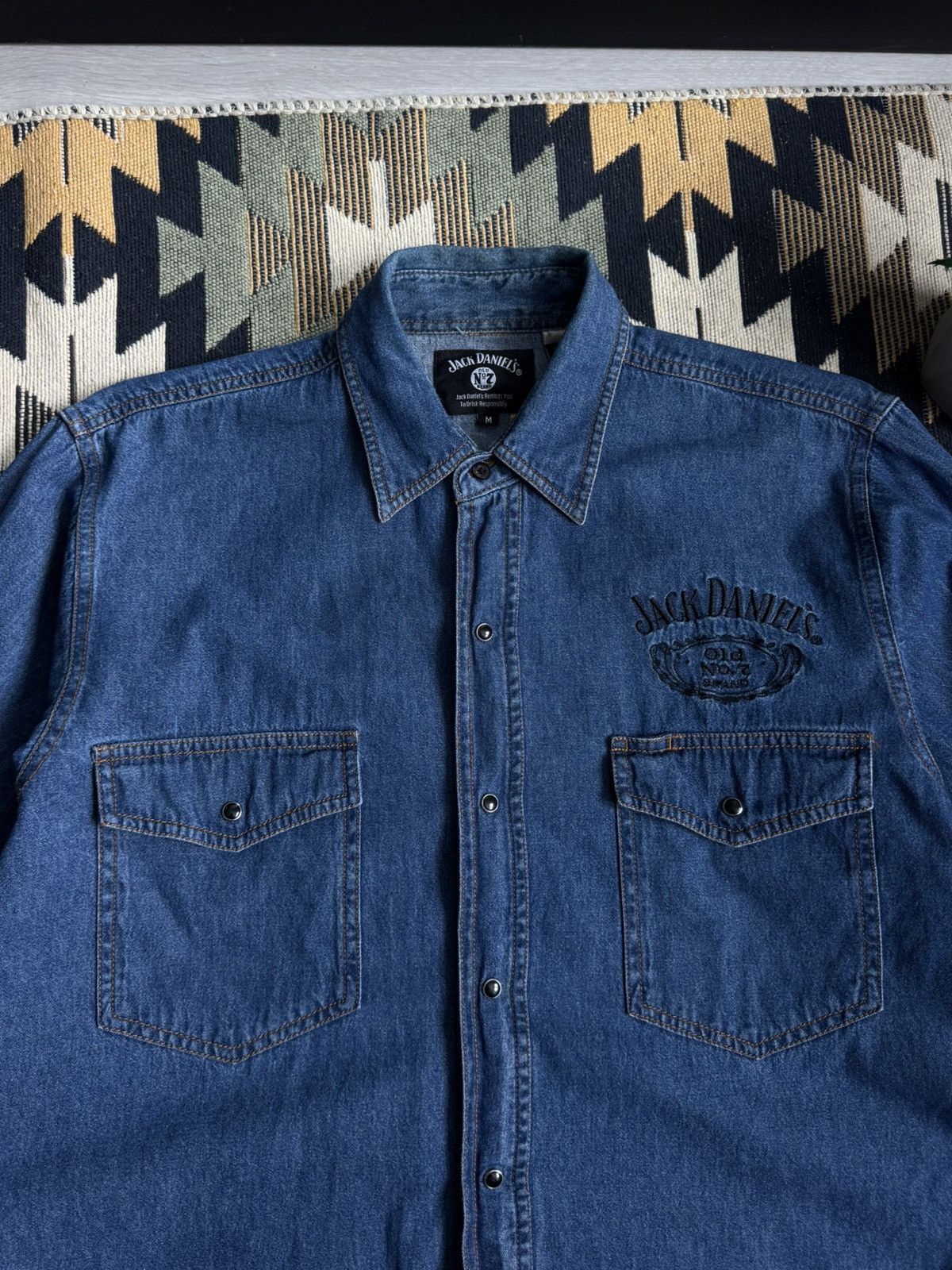 Vintage Vintage Jack Daniel’s Denim Logo Shirt Size US M / EU 48-50 / 2 - 5 Thumbnail