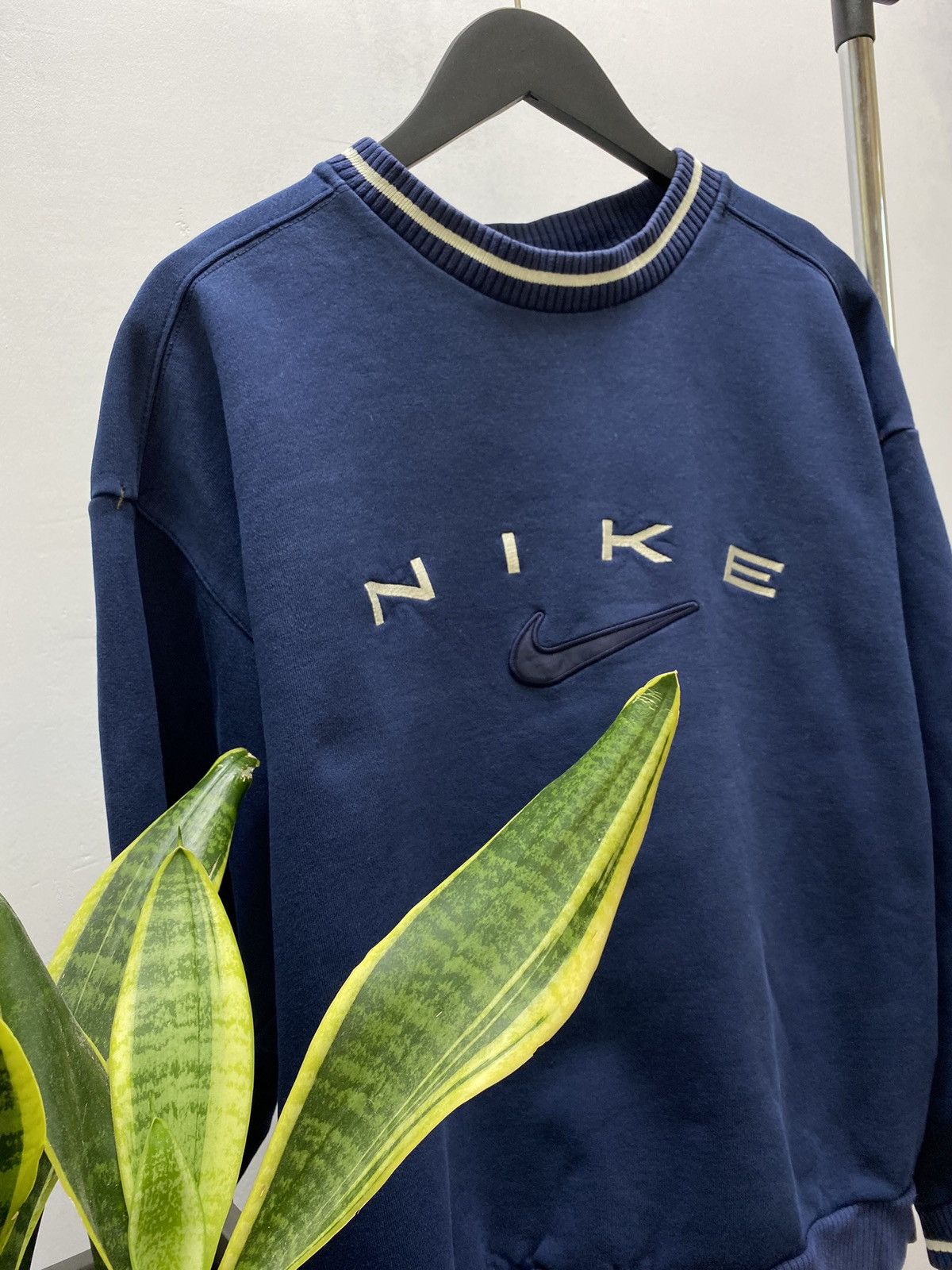 Vintage Y2K Nike 90s Big Center Logo Swoosh Sweatshirt Size US L / EU 52-54 / 3 - 6 Thumbnail