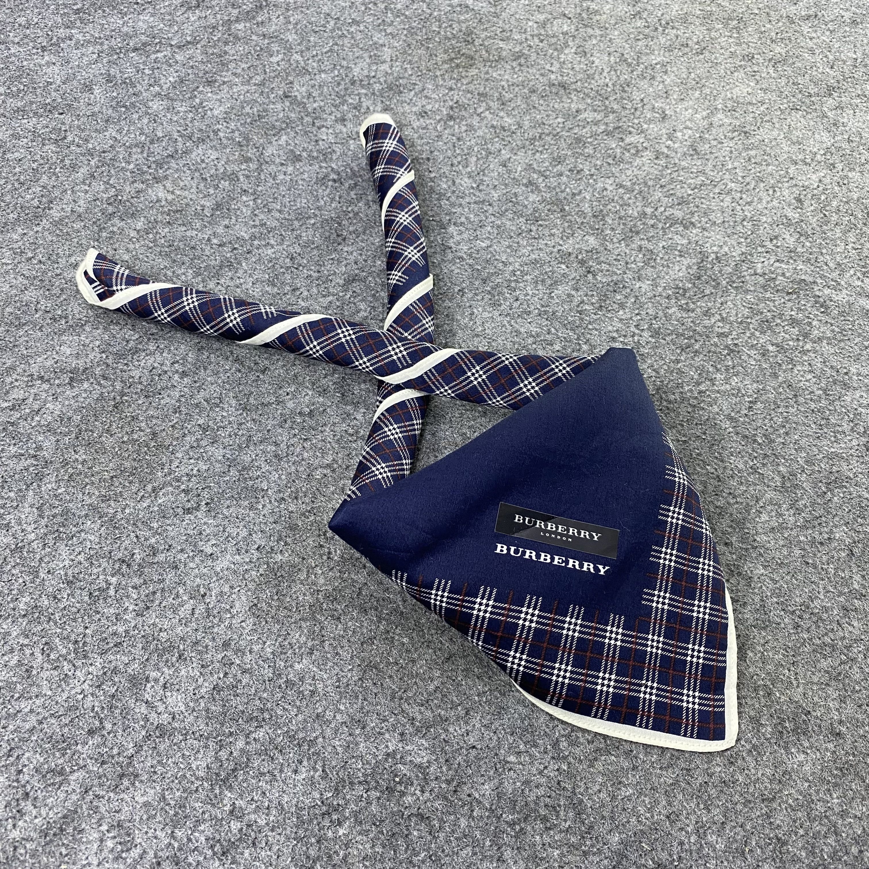 Burberry × Vintage Burberry Handkerchief / Bandana / Neckerchief-B1511 Size ONE SIZE - 1 Thumbnail