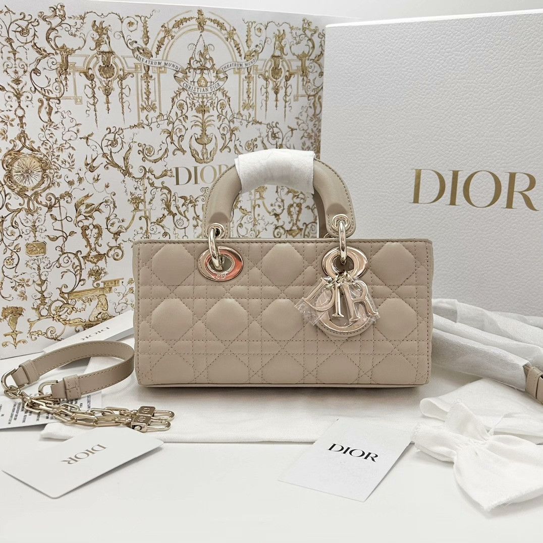 Dior Pre-loved Bag Very good condition Size ONE SIZE - 1 Thumbnail