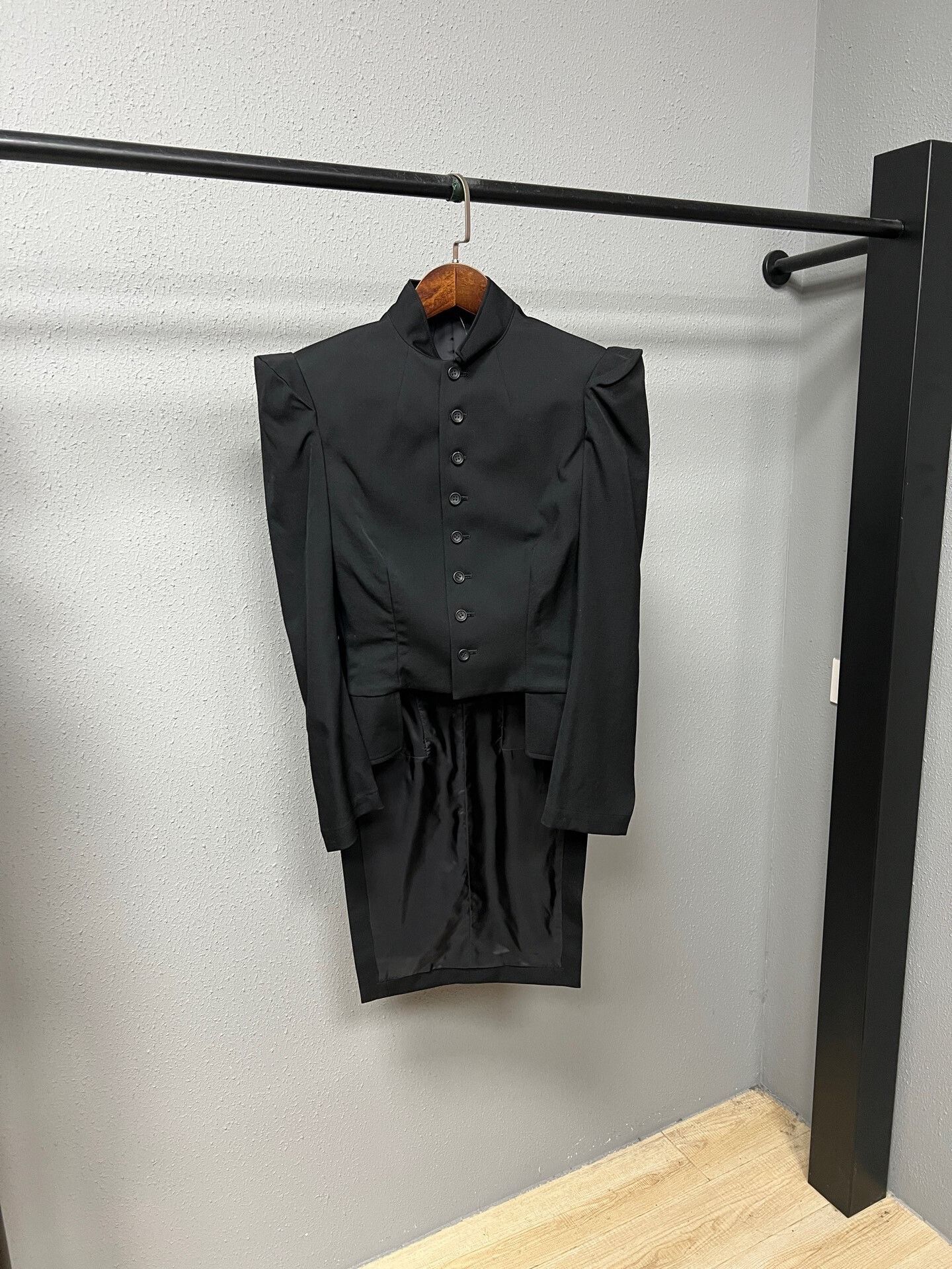 Yohji Yamamoto black tailcoat from Yohji Yamamoto Size XS / US 0-2 / IT 36-38 - 1 Thumbnail