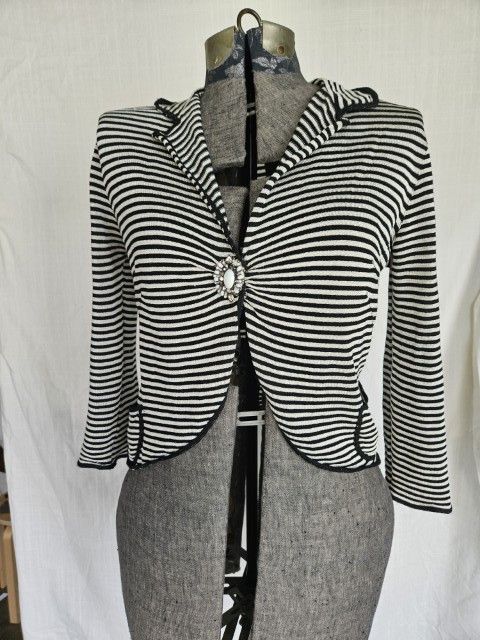 Anna Molinari Vintage Anna Molinari Jewel brooch knit cardigan. Size L / US 10 / IT 46 - 1 Thumbnail