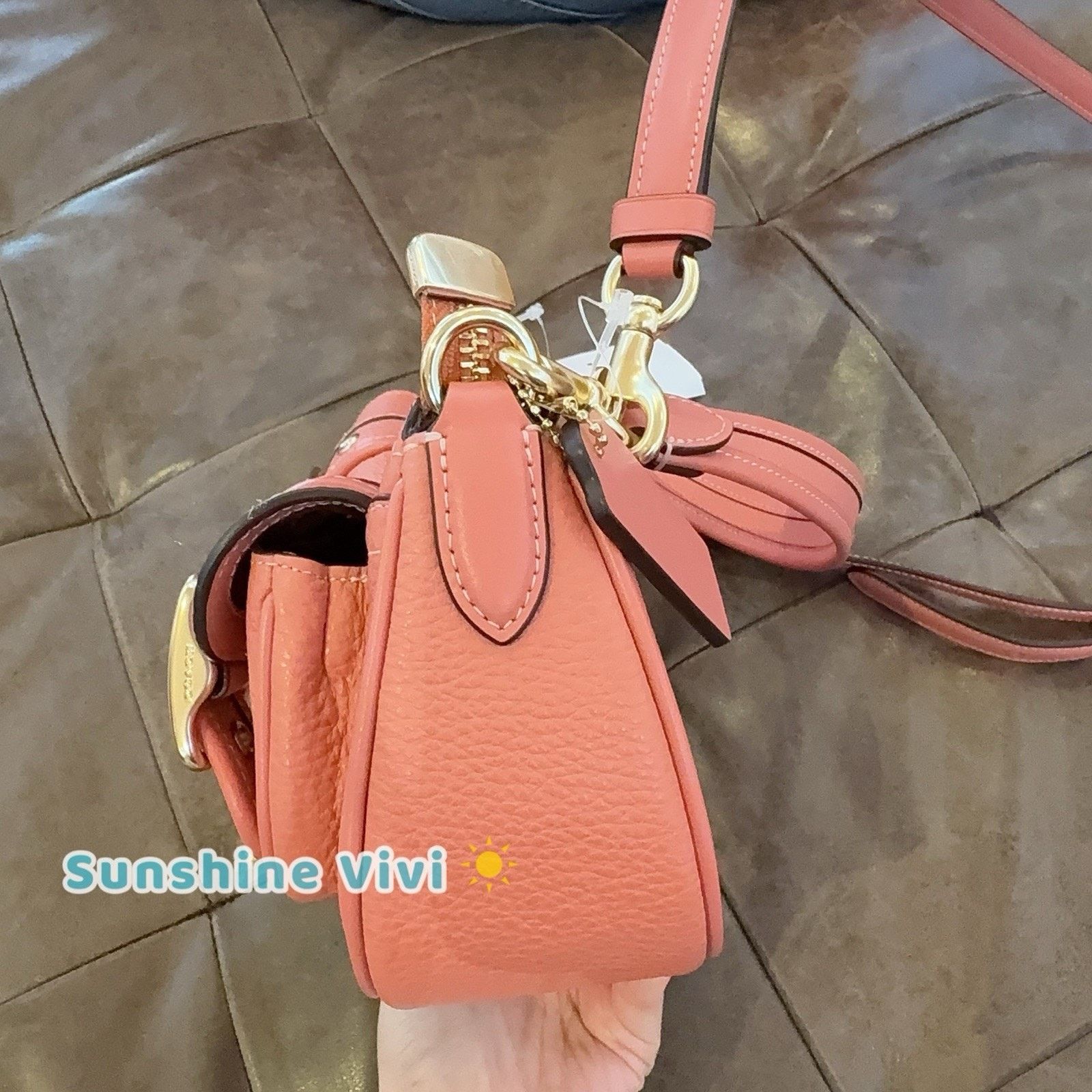 Coach NWT COACH CM079 Ashton Shoulder Bag Leather Burnt Coral Size ONE SIZE - 4 Thumbnail