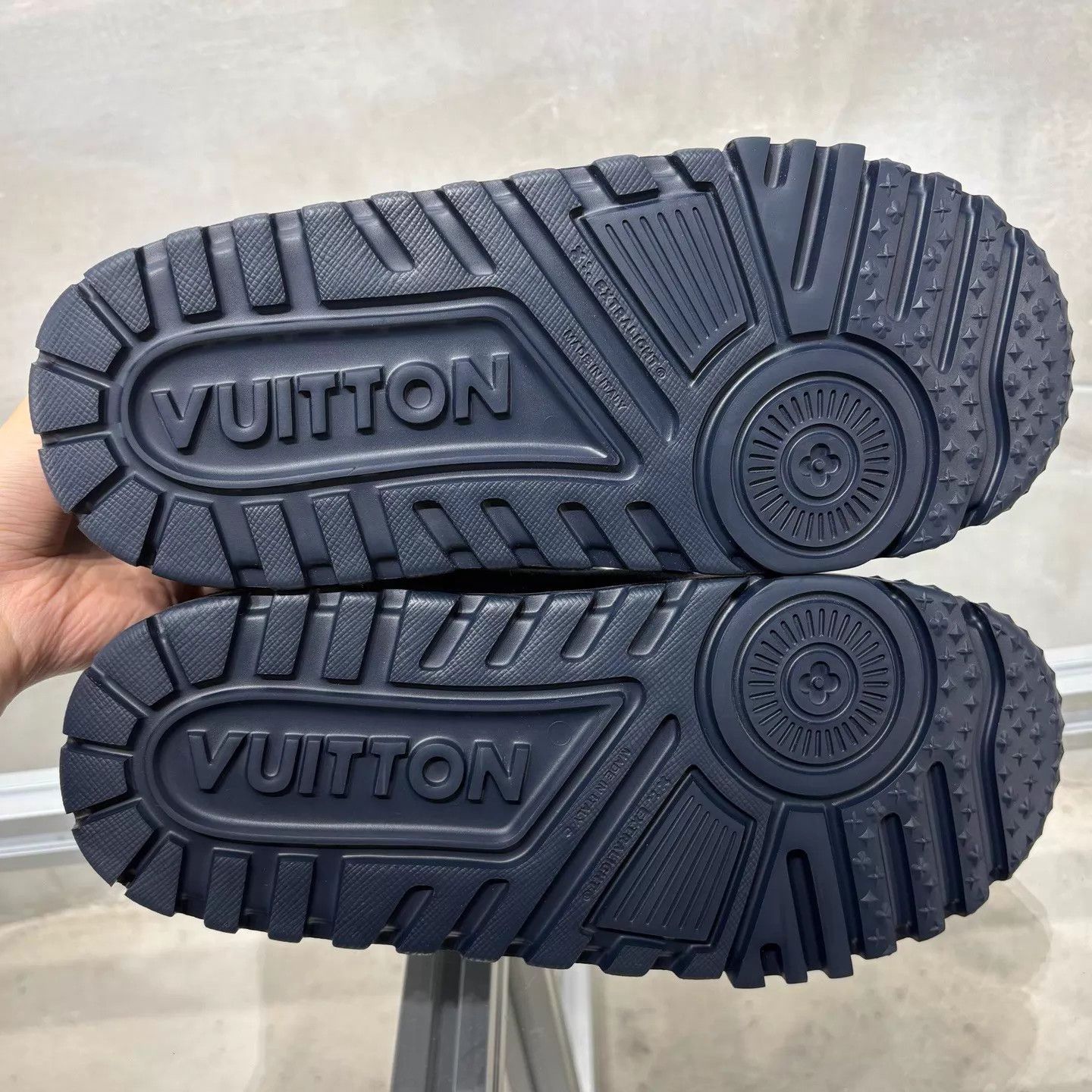 Louis Vuitton LV Trainer Maxi Blue Denim Round Toe UK5 (39) BNIB Size US 7.5 / IT 37.5 - 7 Thumbnail