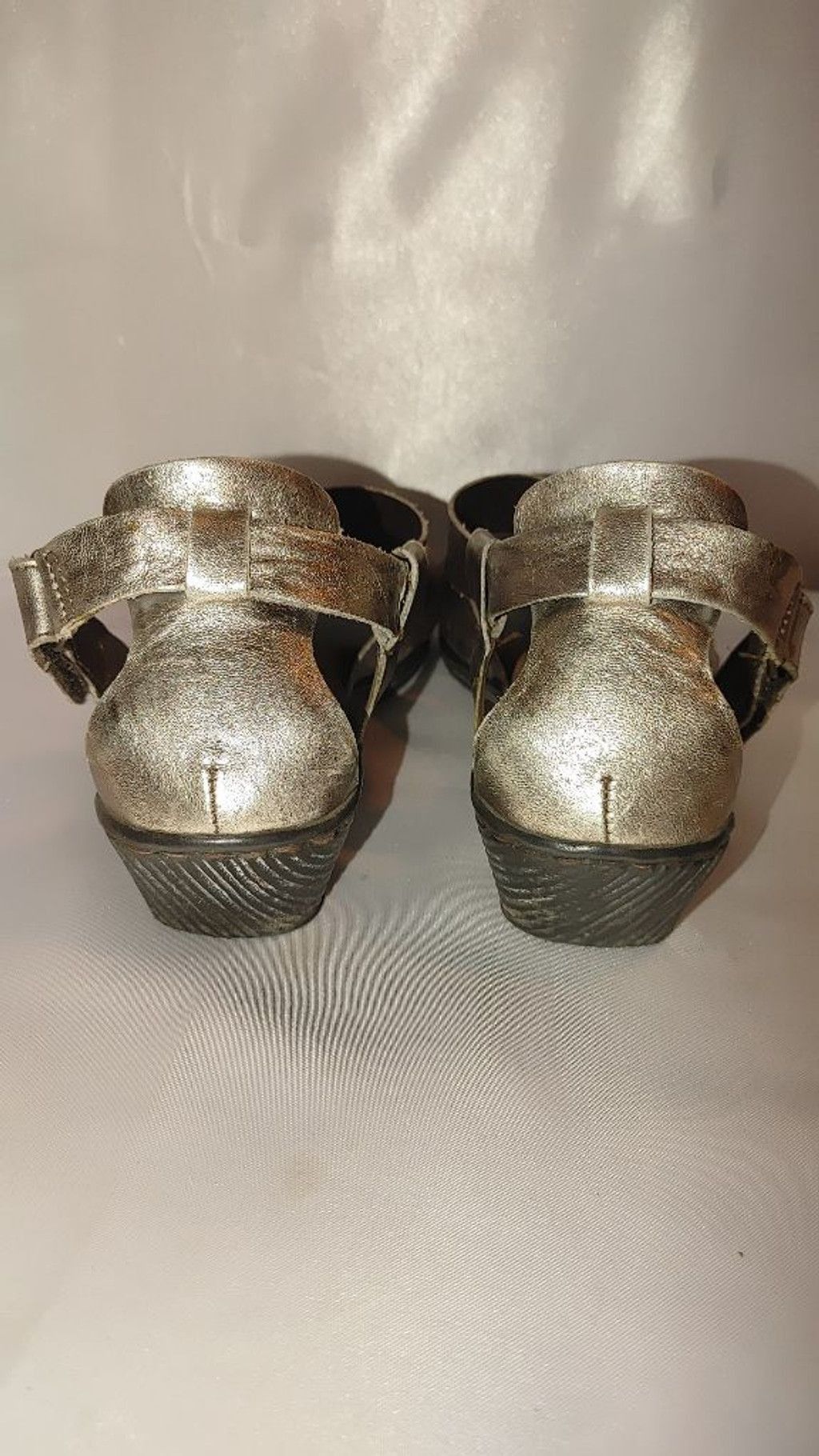 Born Born Kates Metallic Leather Sandals Size 9.5 Size US 9.5 / IT 39.5 - 8 Thumbnail