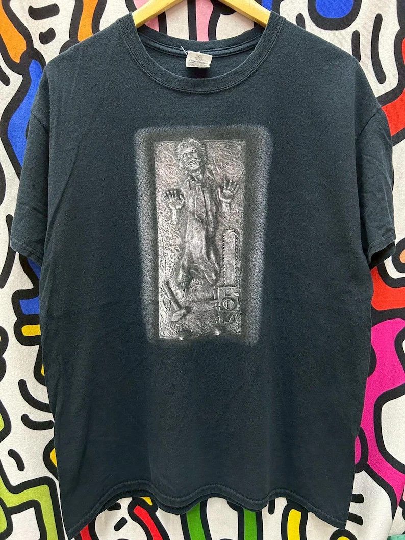 Vintage Vintage 2000s The Texas Chainsaw Massacre tshirt size L Size US L / EU 52-54 / 3 - 2 Thumbnail