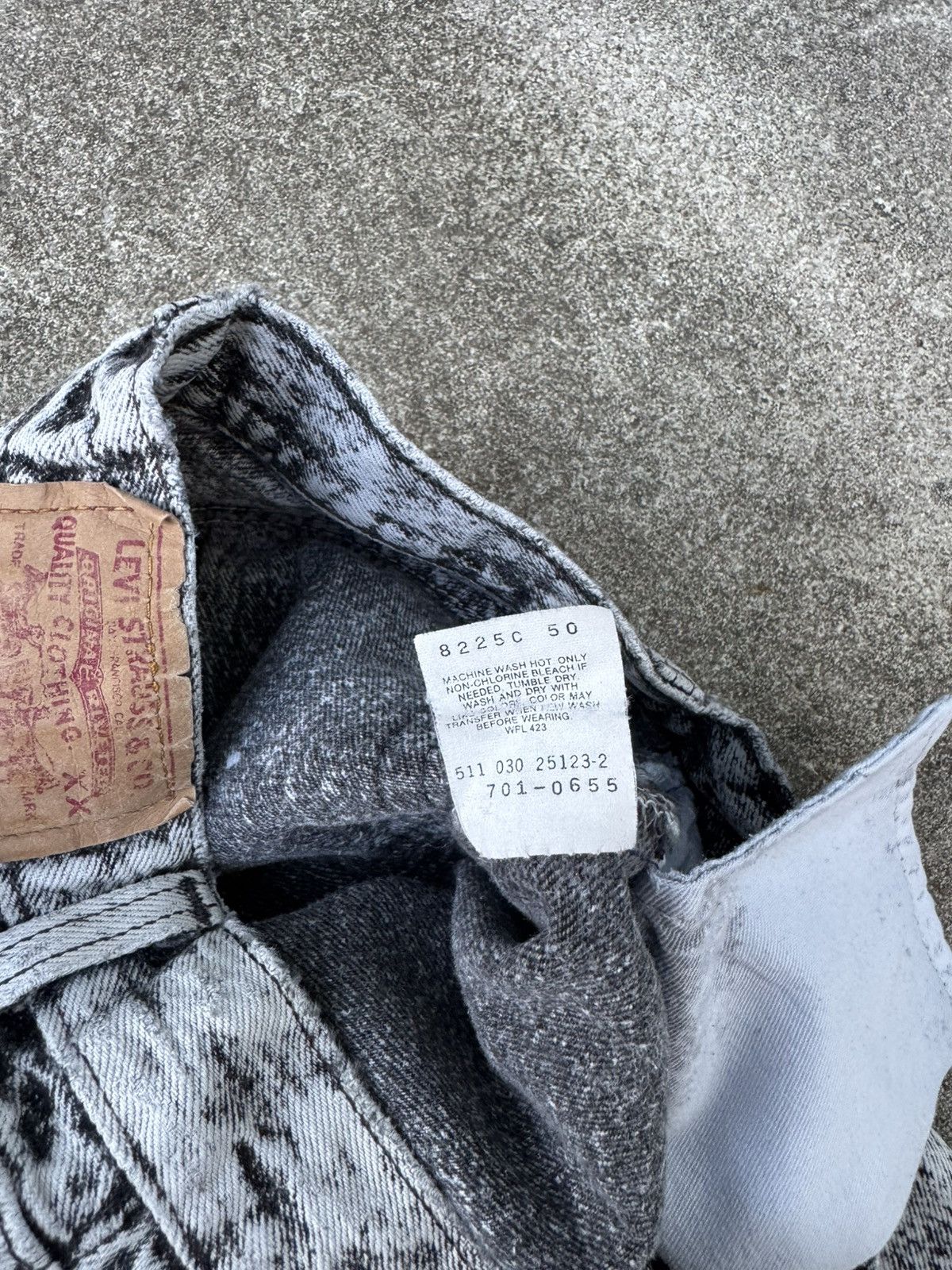 Levi's × Vintage Vtg 90’s Levis 701xx Buttonfly Acid Black Jeans Size 25x31 Size 25" / US 0 / IT 36 - 9 Thumbnail