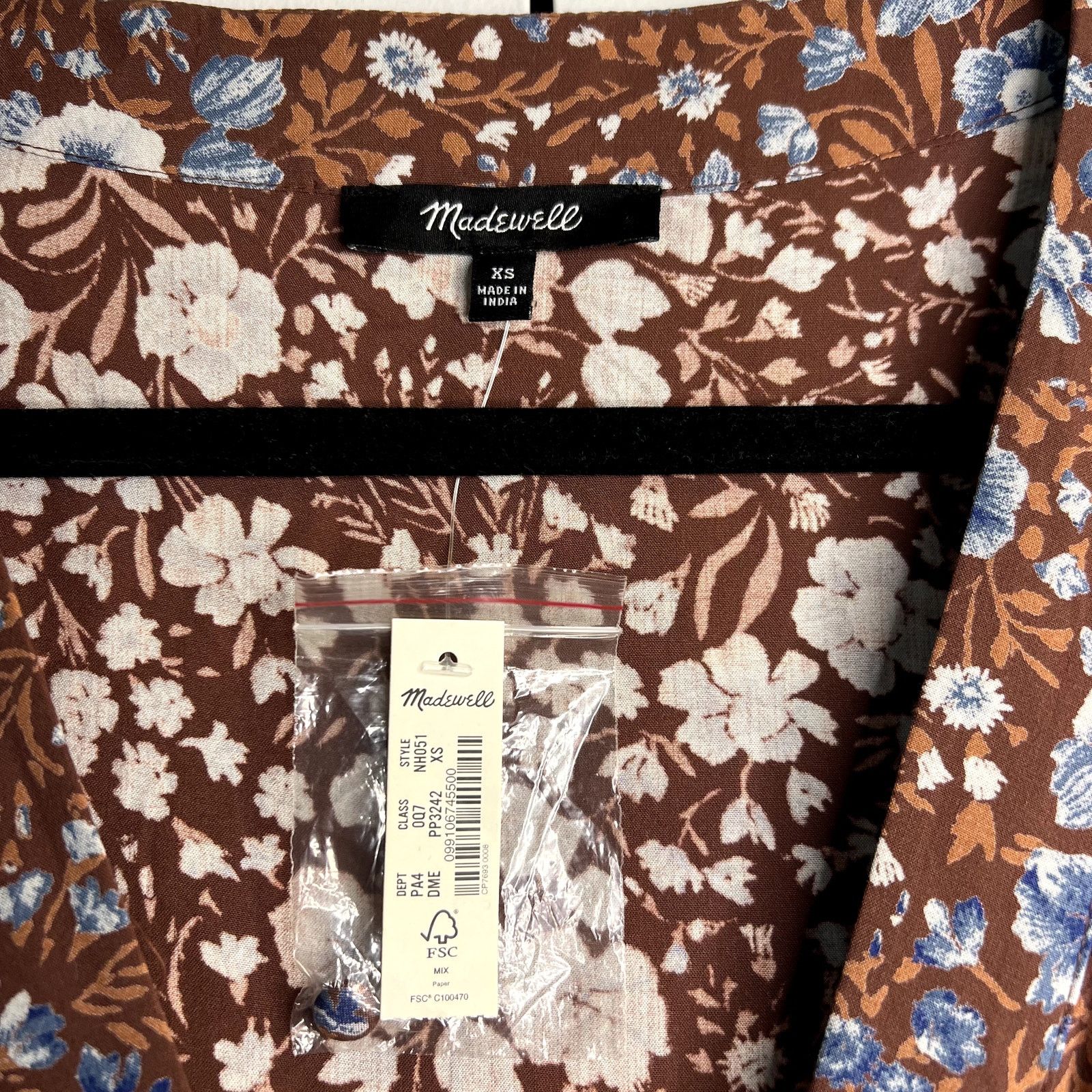 Madewell Madewell Challis Wrap Midi Dress in Woodland Floral V-neck Size XS / US 0-2 / IT 36-38 - 5 Thumbnail