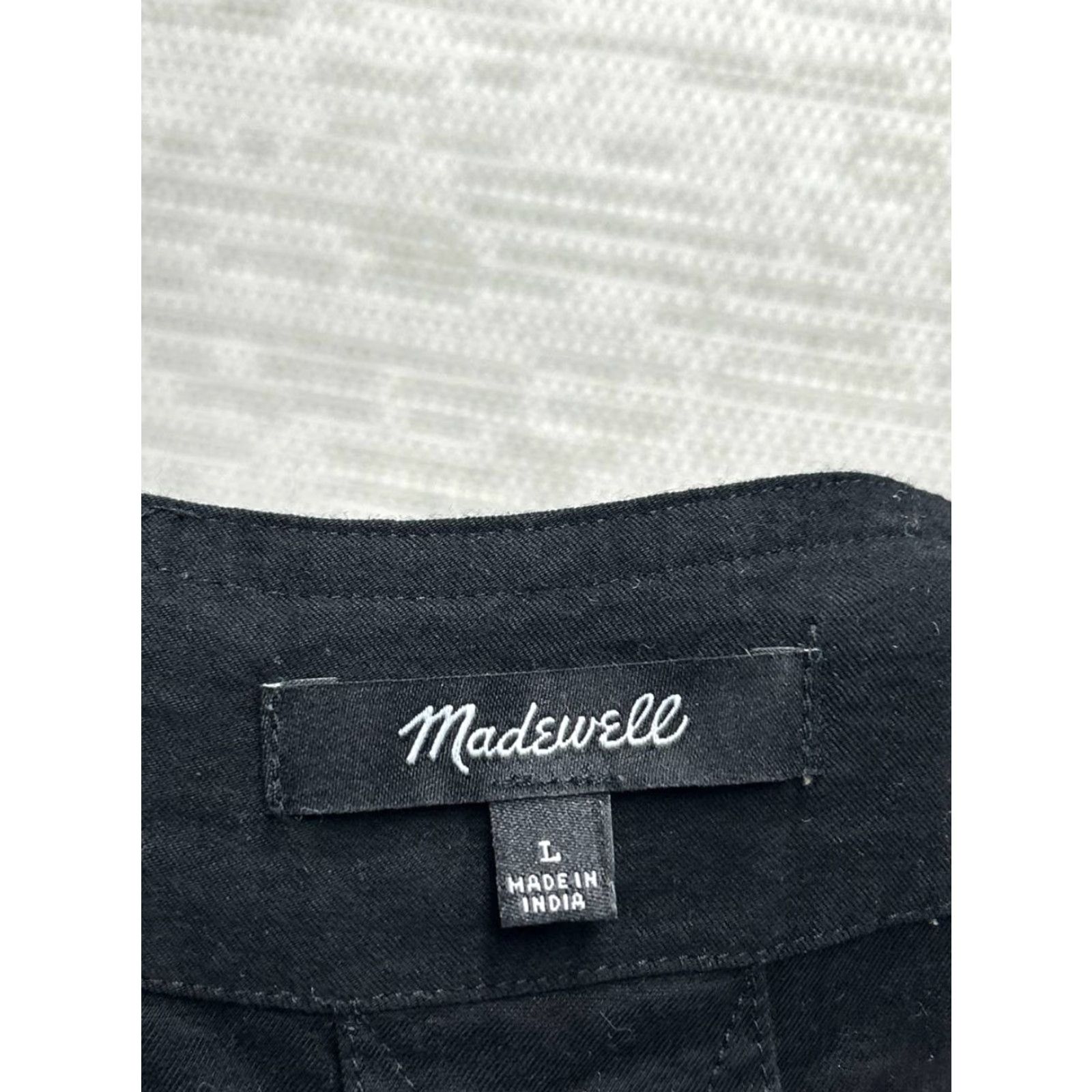 Madewell Madewell Blouse Shirt Womens Large Black Pleated V-Neck Short Sleeve Regular Fit Size L / US 10 / IT 46 - 7 Thumbnail