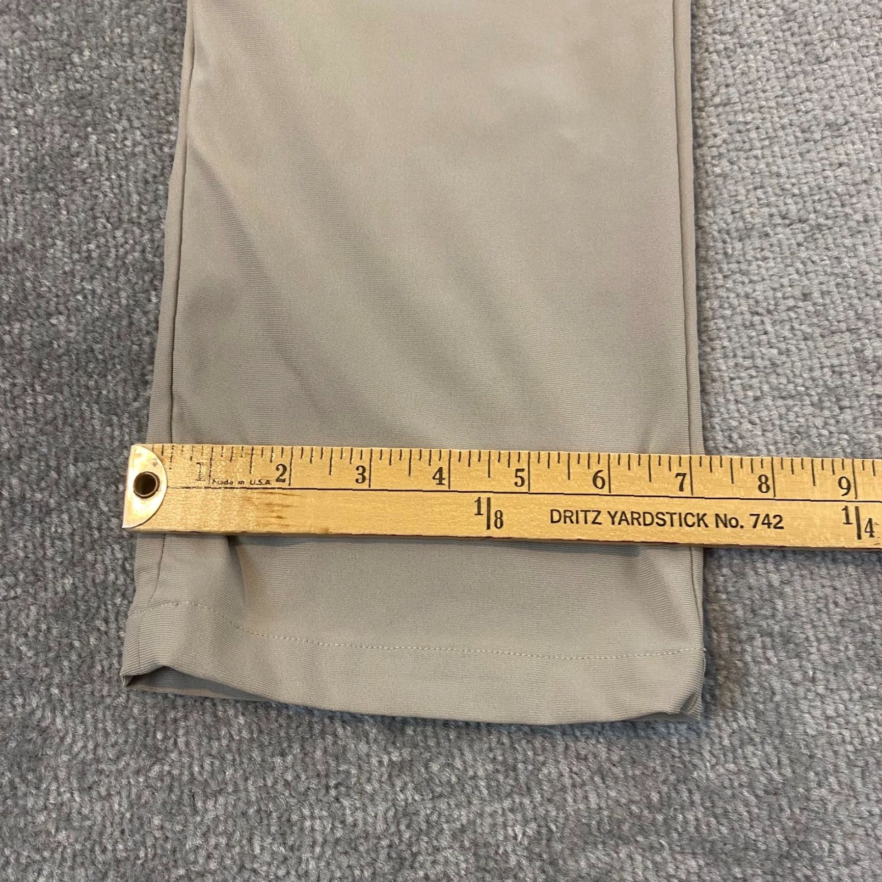 Lululemon Lululemon Commission Pants Men 32x33 Straight Beige Khaki Performance Pockets Flat Front 5-Pocket Design Size US 32 / EU 48 - 7 Thumbnail