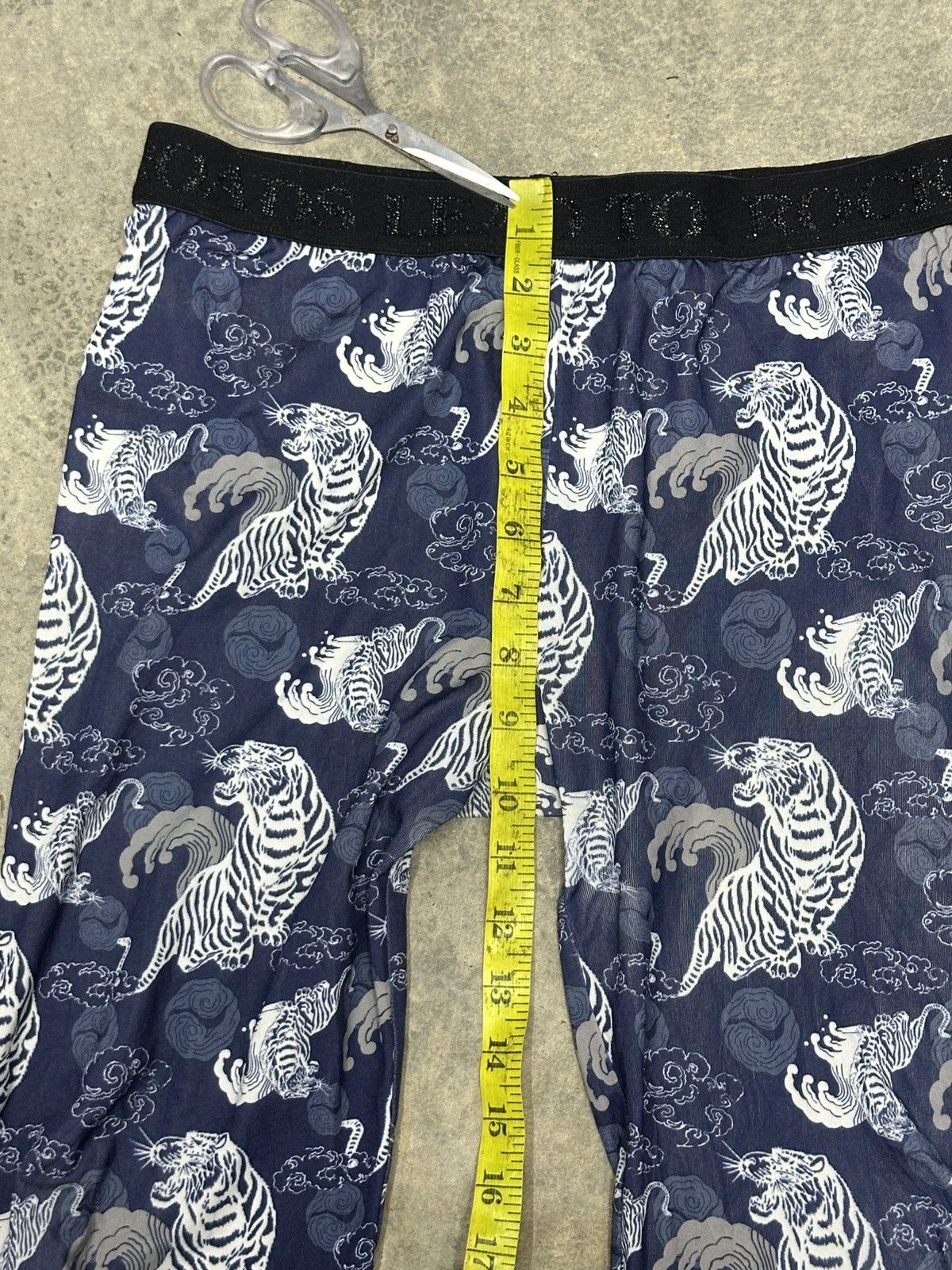 Japanese Brand × PPFM × Vintage Rare 🔥 PPFM Full Print Sukajan Design Inner Pant / Leggings Size US 27 - 10 Thumbnail