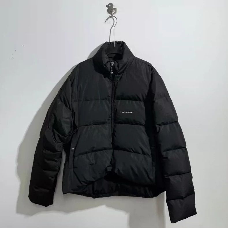 Balenciaga Balenciaga Mailbox small letter logo zipper down jacket 250 Size US S / EU 44-46 / 1 - 1 Thumbnail