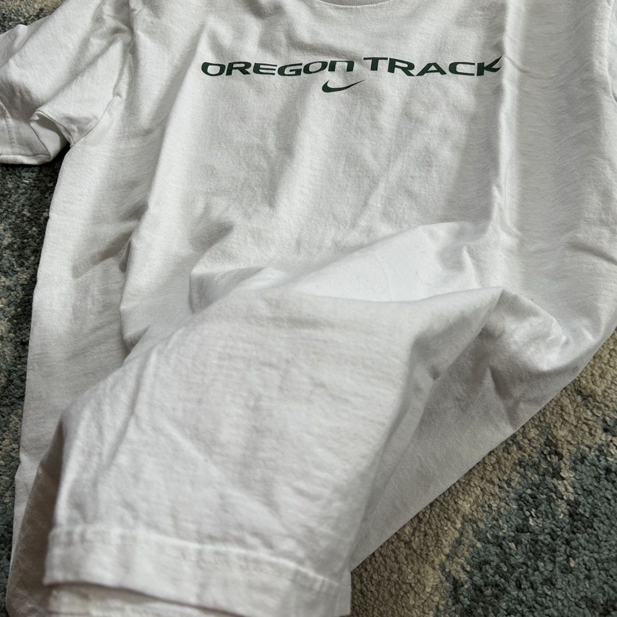 Nike 2003 OREGON TRACK iS BACK TEE NiKE SiLVER TAB TAG LABEL Size XL / US 12-14 / IT 48-50 - 3 Thumbnail