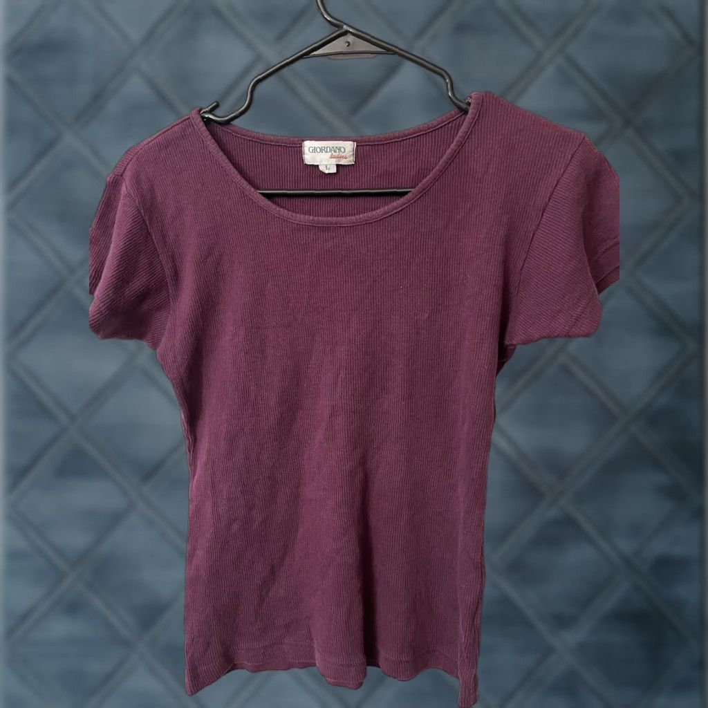 Vintage VINTAGE Giordano Maroon Knit T-Shirt Crew Neck Womens L Short Sleeve Size L / US 10 / IT 46 - 1 Thumbnail