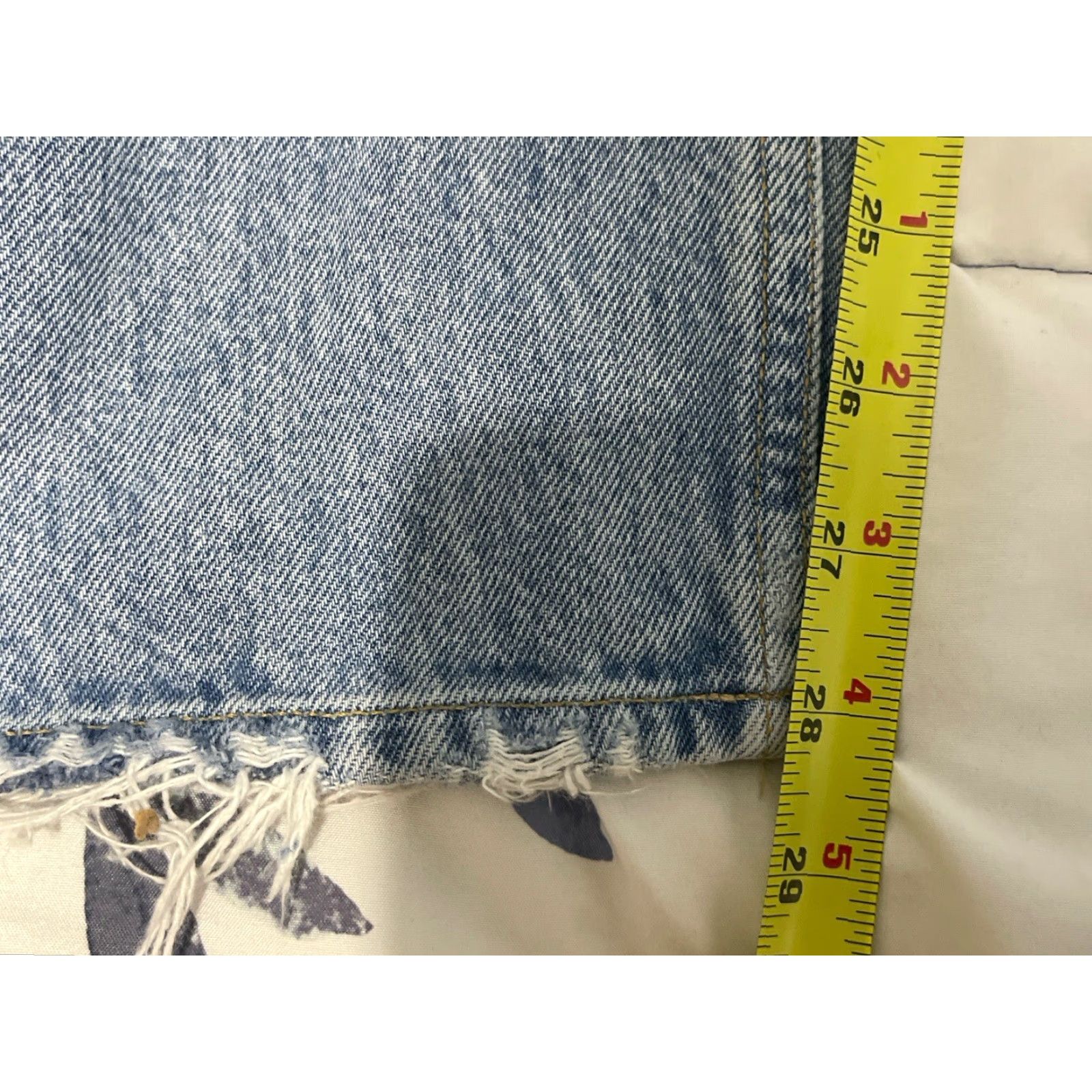 Agolde VINTAGE Agolde Jeans 90s Distressed Button Fly Women’s 26 28 Light Blue Frayed Organic Cotton Denim Jeans Boy Size 26" / US 2 / IT 38 - 8 Thumbnail