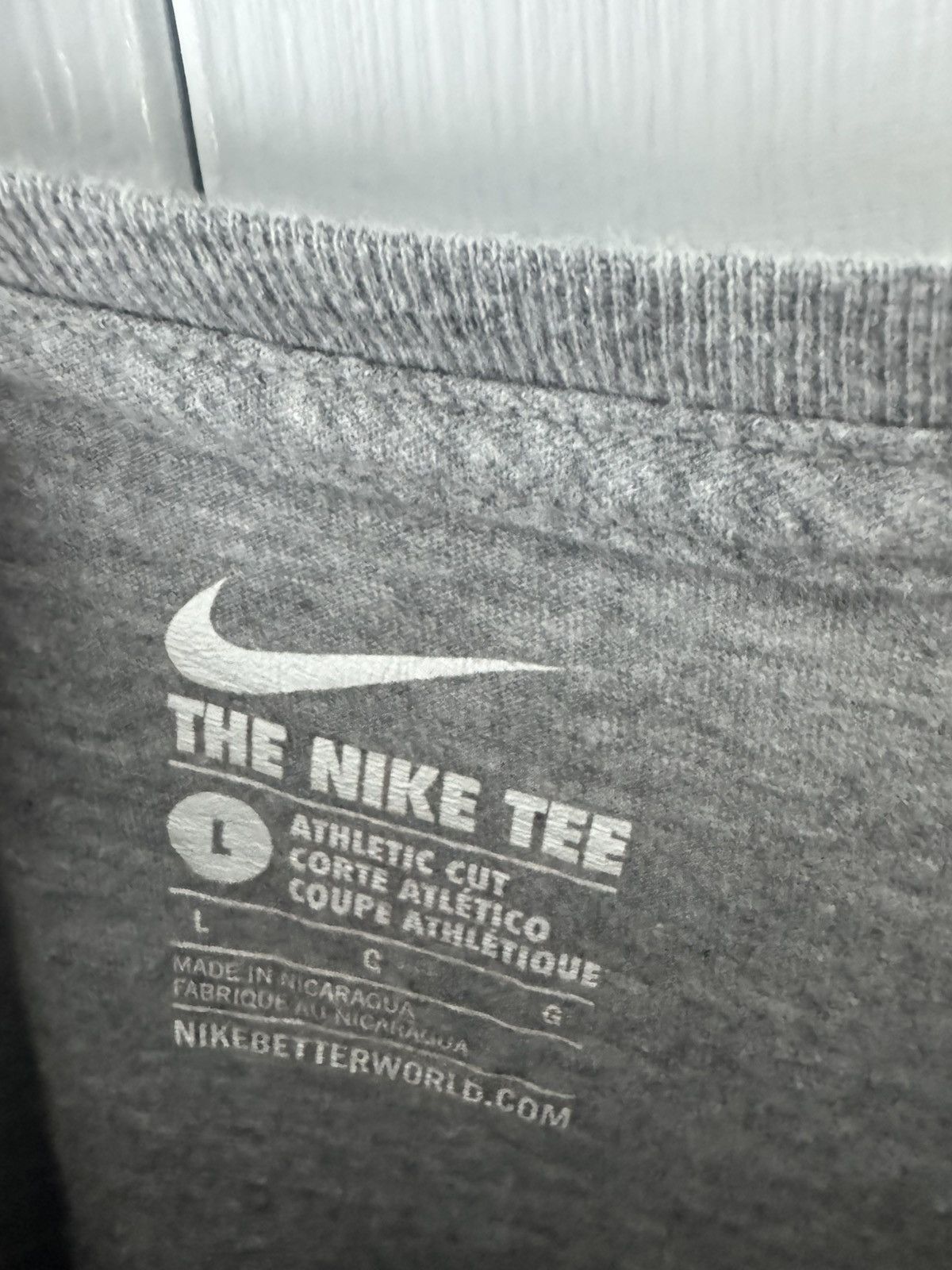Nike Nike T-Shirt Men's Gray with Blue and Yellow Nike Logo Size US L / EU 52-54 / 3 - 4 Thumbnail