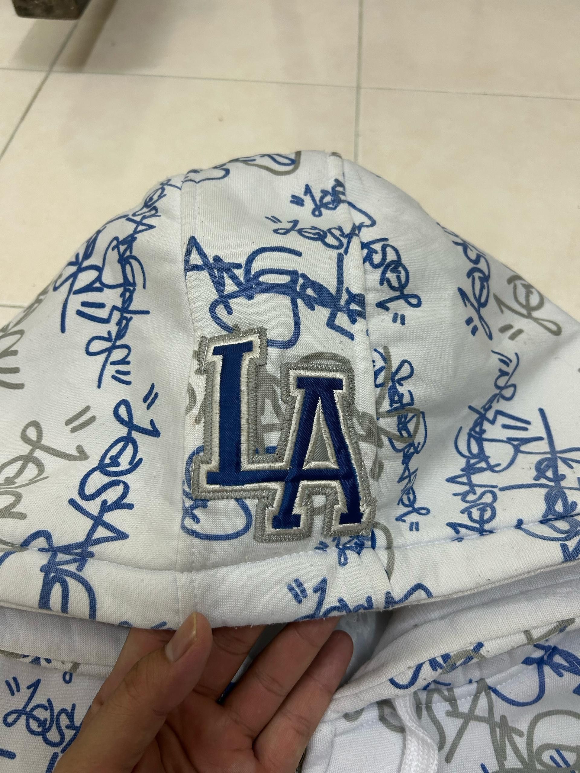 MLB Crazy Rare Vintage Fullprint MLB Los Angeles Hoodie Size US XL / EU 56 / 4 - 12 Thumbnail