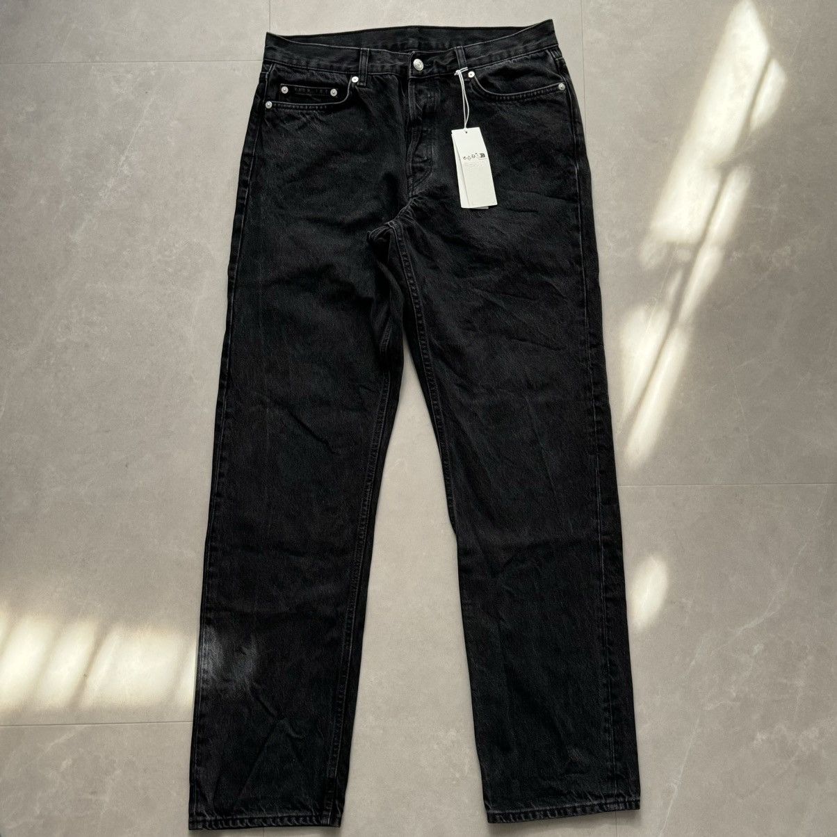 Arket Arket Loose Jeans Washed Black 32/34 Size US 32 / EU 48 - 1 Thumbnail