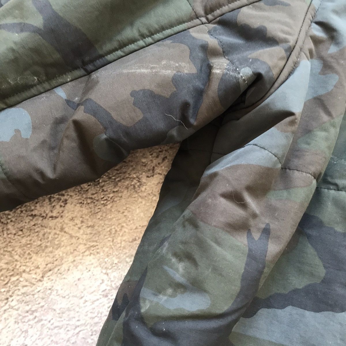 Vintage Vintage Carhartt Camo Quilted Jacket Streetwear Y2K Boxy XXL Size US XXL / EU 58 / 5 - 13 Thumbnail